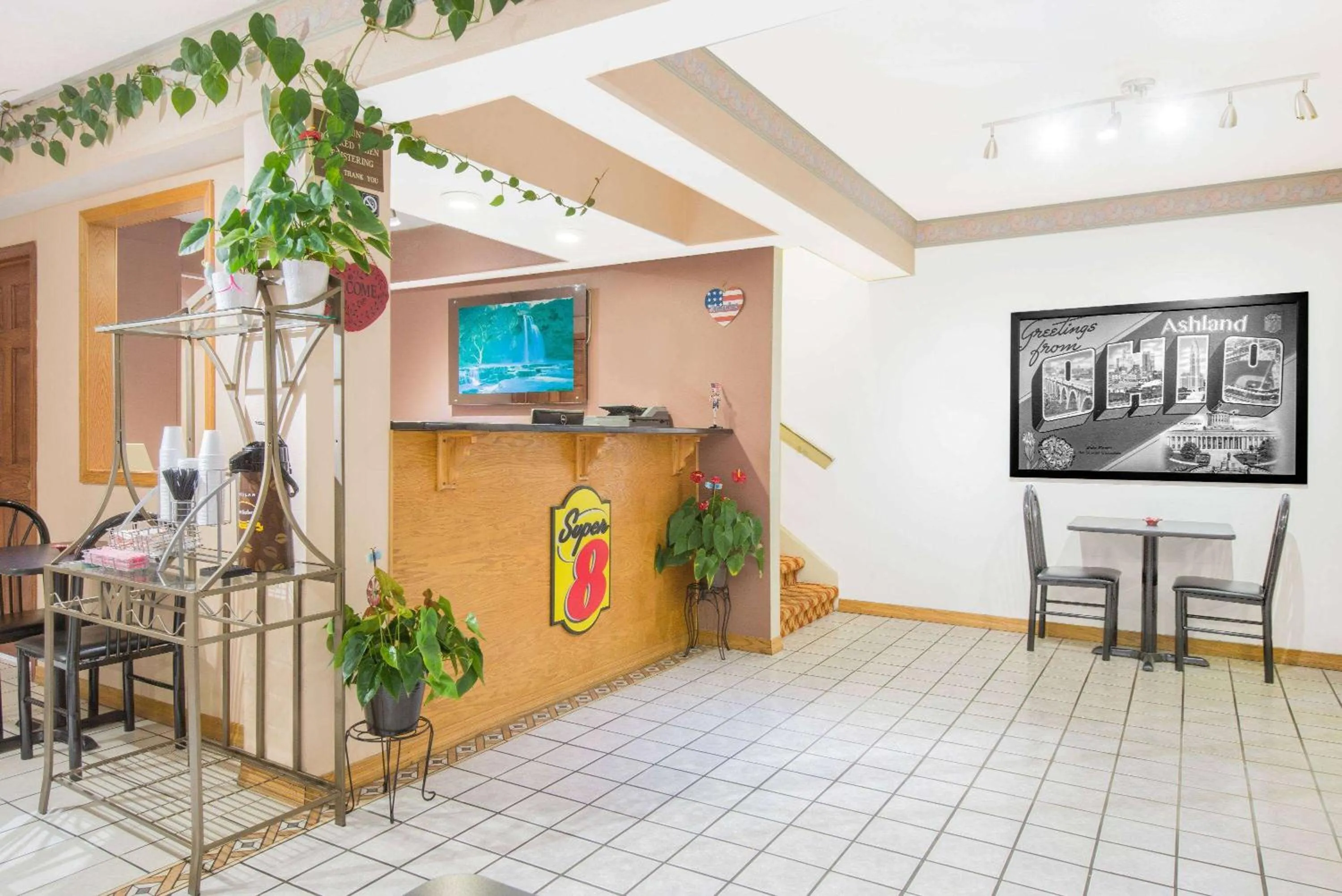 Lobby or reception in Super 8 by Wyndham Ashland