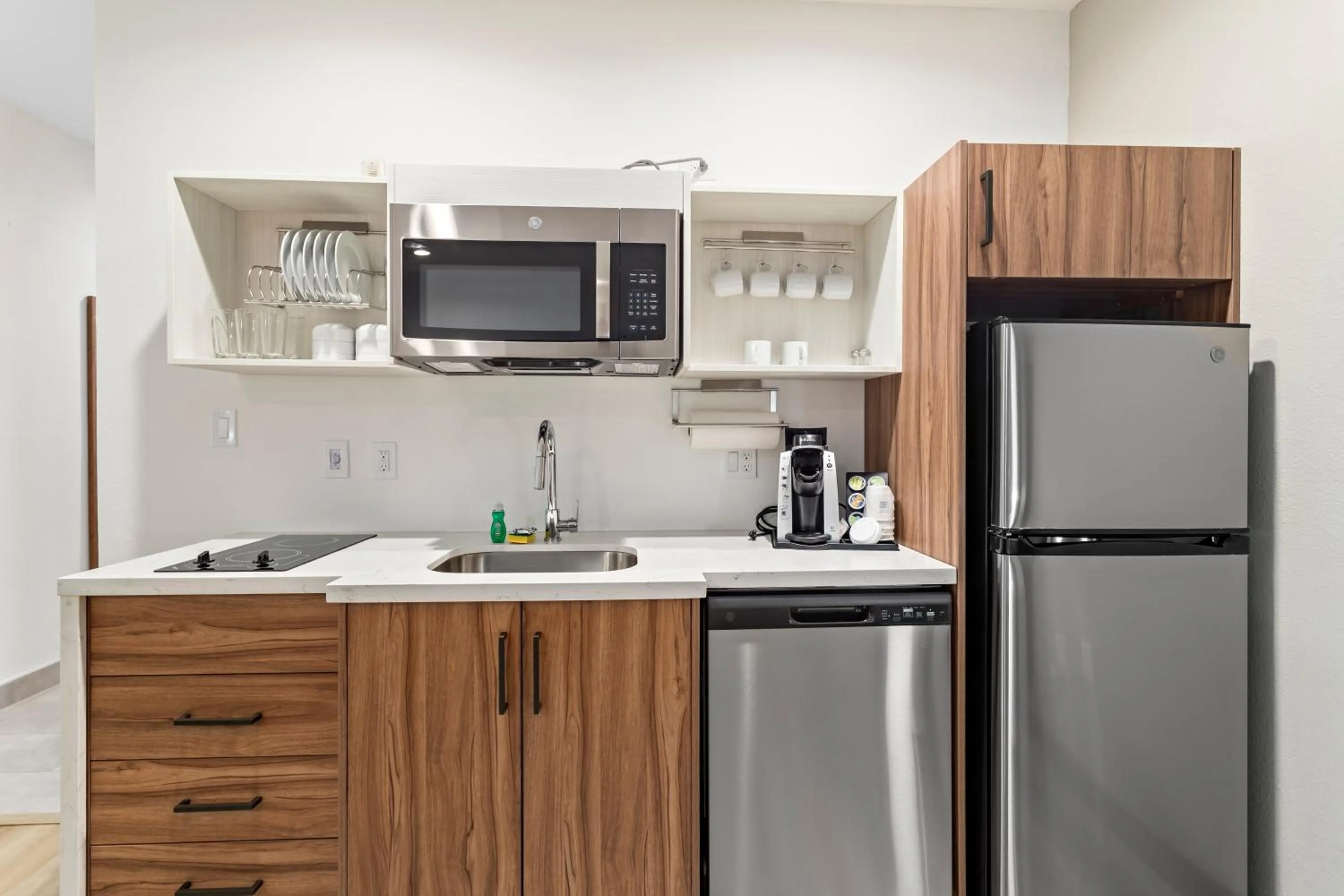 Kitchen or kitchenette in Hawthorn Extended Stay by Wyndham Port Arthur