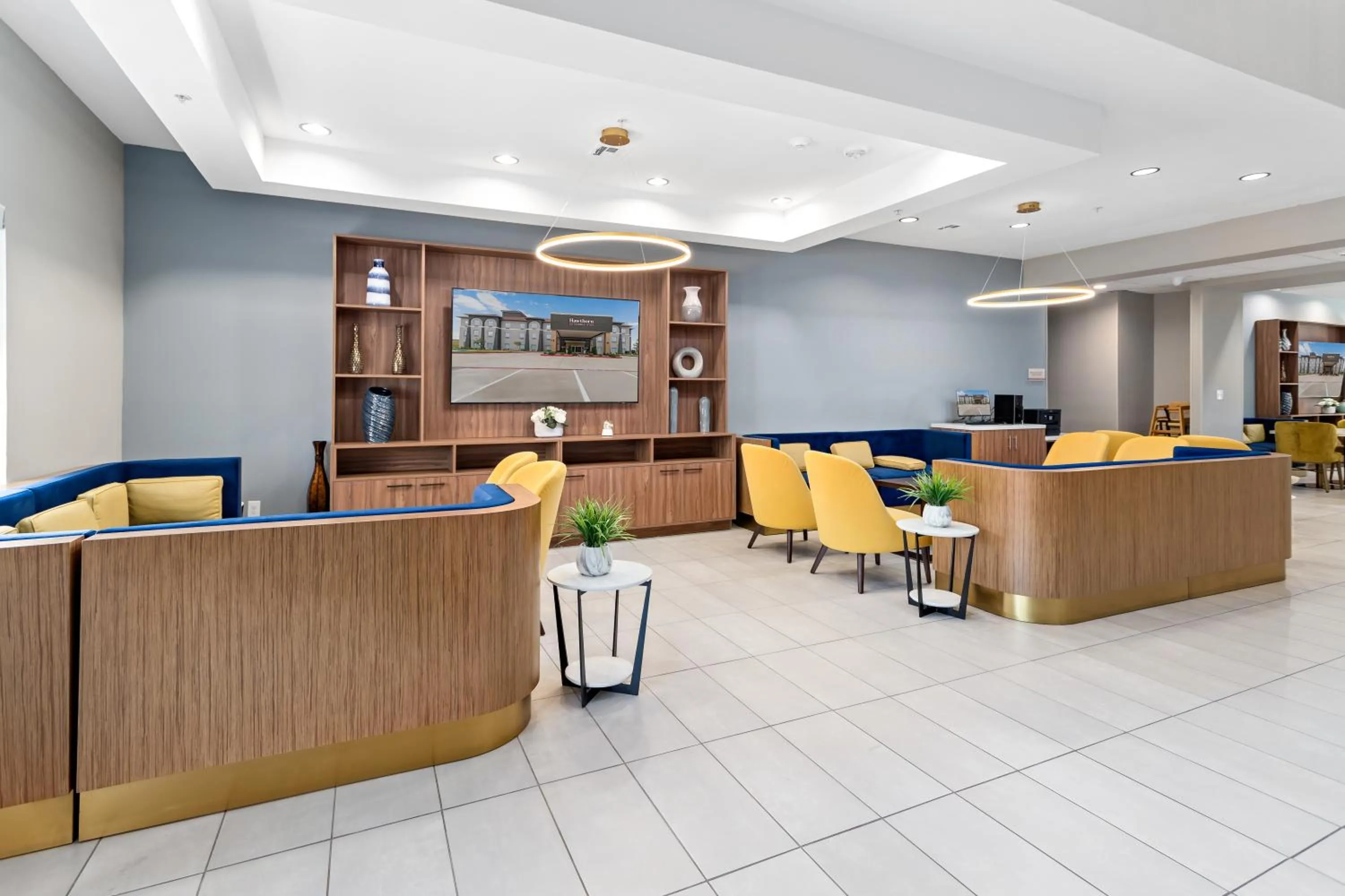 Communal lounge/ TV room in Hawthorn Extended Stay by Wyndham Port Arthur