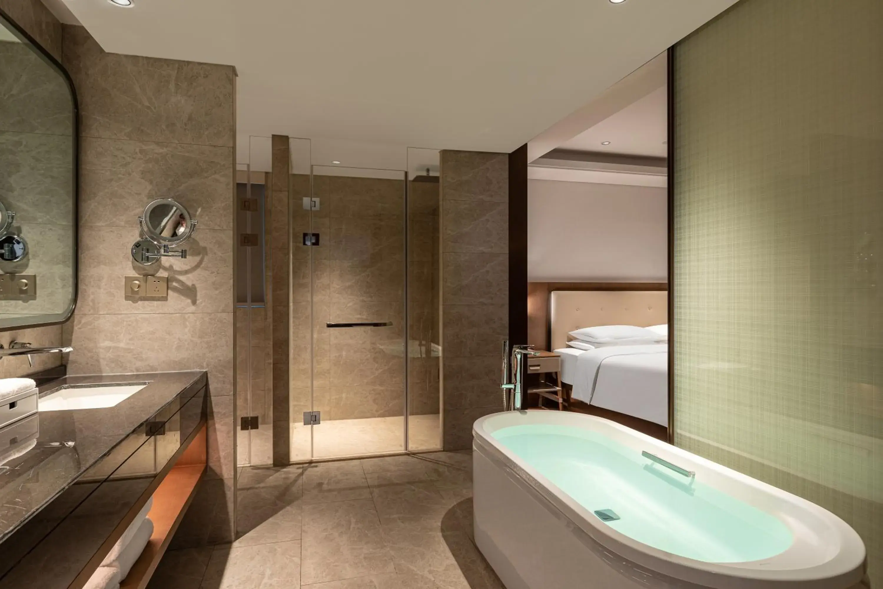 Deluxe Suite in Wingate by Wyndham Hainan Chengmai Deluxe Suite in Wingate by Wyndham Hainan Chengmai