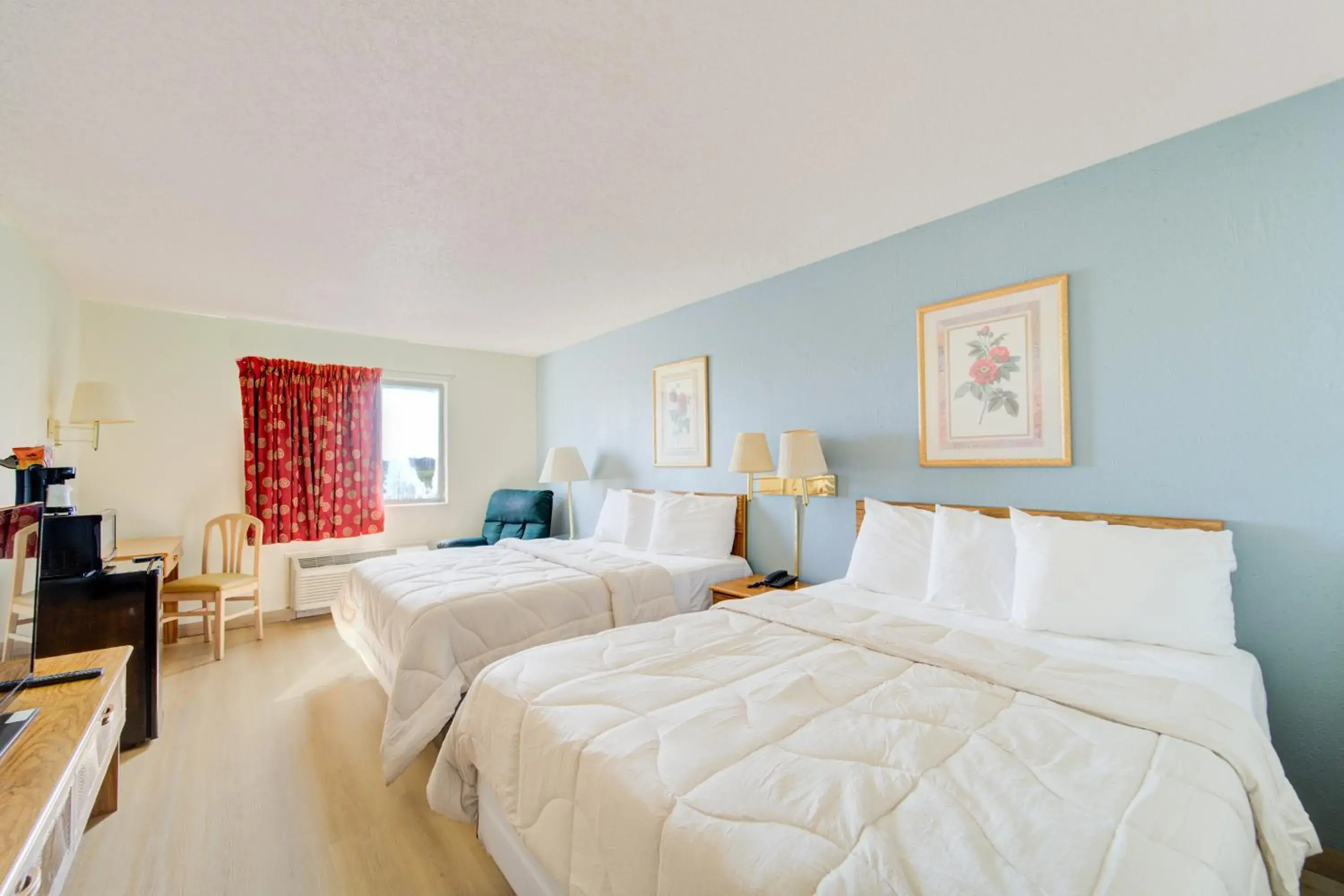 Bedroom, Bed in Capital O Amerihost Inn and Suites Mexico Hwy 54 MO Bedroom, Bed in Capital O Amerihost Inn and Suites Mexico Hwy 54 MO