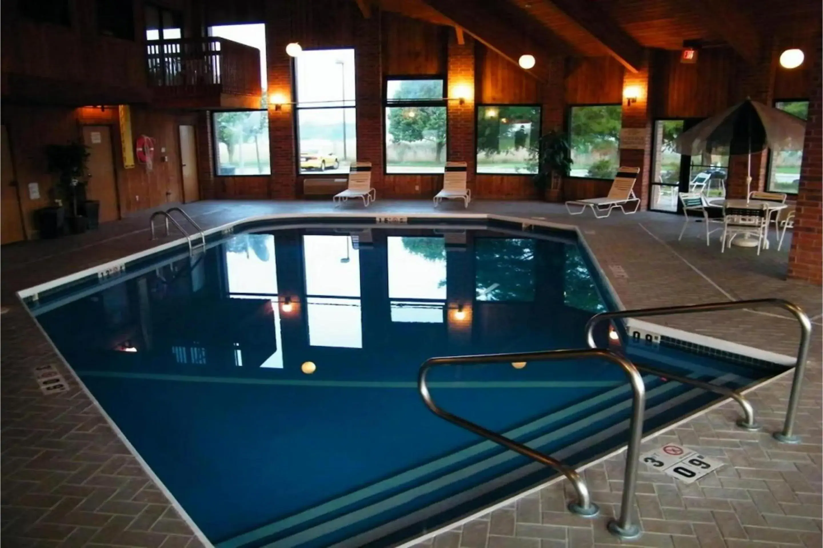 Swimming pool in Capital O Amerihost Inn and Suites Mexico Hwy 54 MO Swimming pool in Capital O Amerihost Inn and Suites Mexico Hwy 54 MO