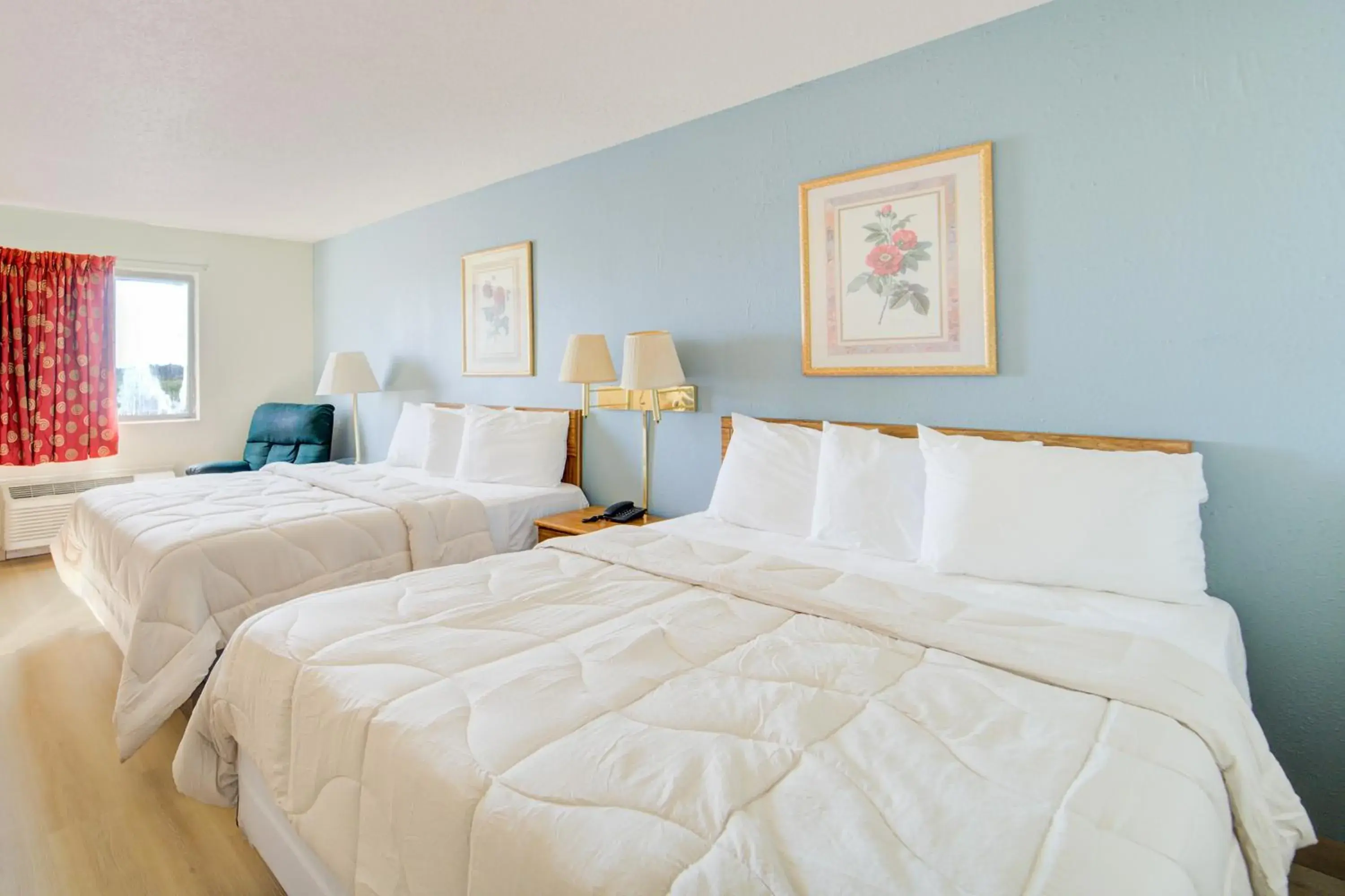 Bedroom, Bed in Capital O Amerihost Inn and Suites Mexico Hwy 54 MO Bedroom, Bed in Capital O Amerihost Inn and Suites Mexico Hwy 54 MO