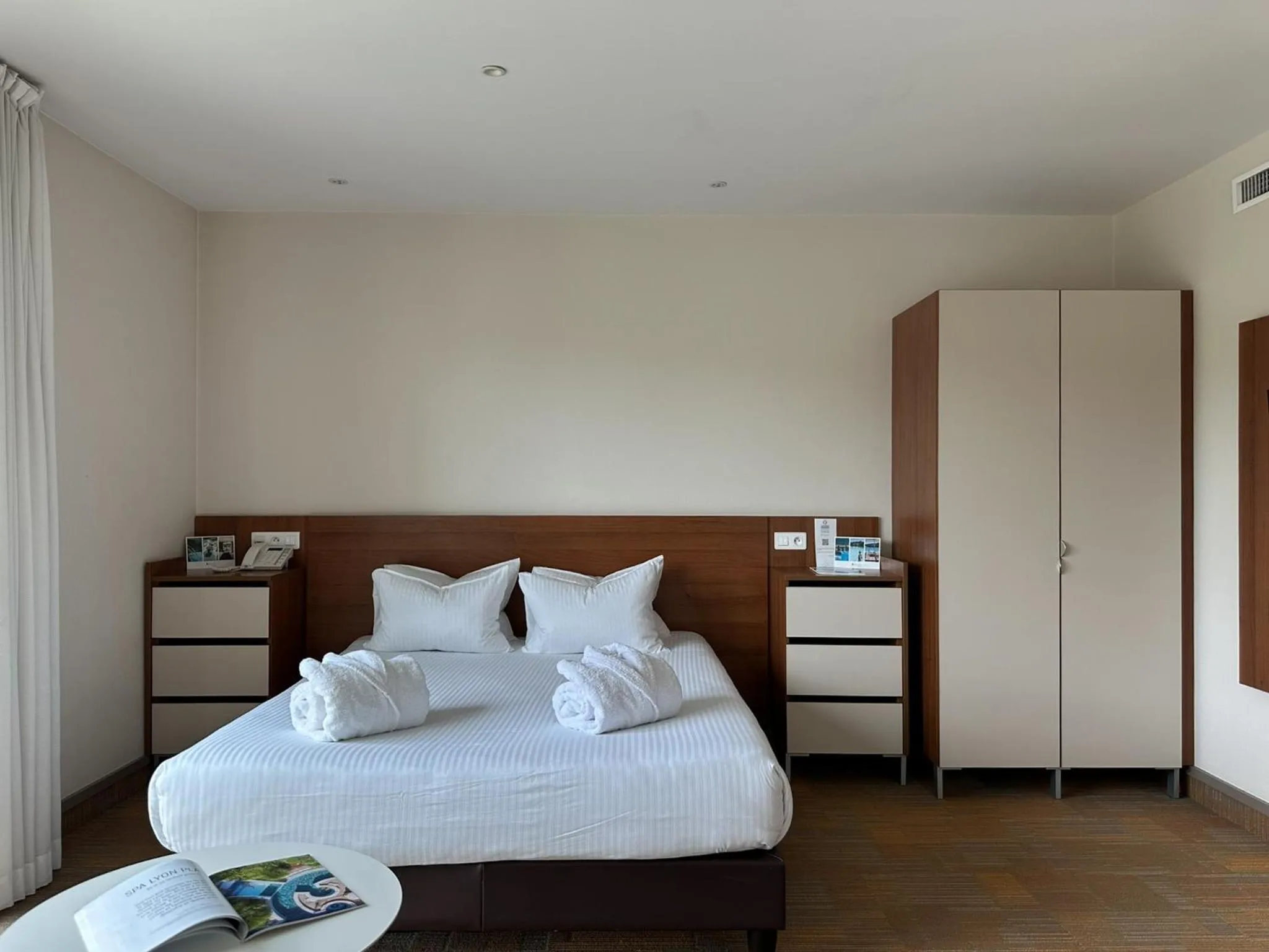 Photo of the whole room, Bed in Hôtel Lyon Métropole & Spa