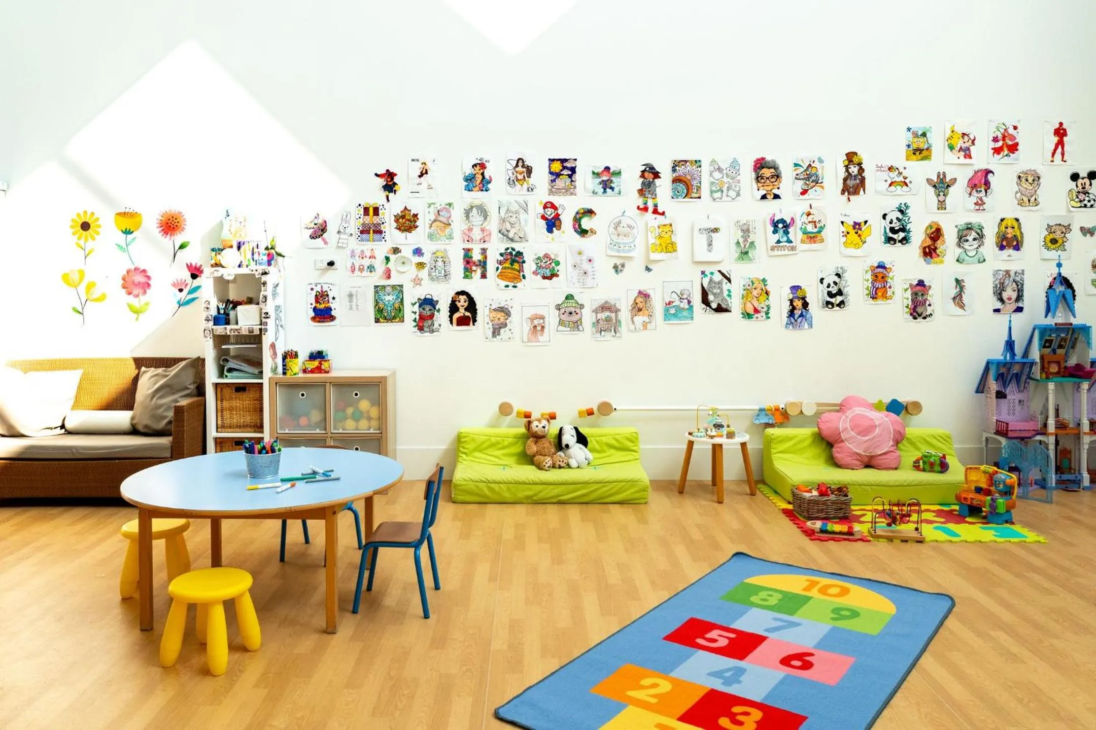 Kids's club in Hôtel Lyon Métropole & Spa