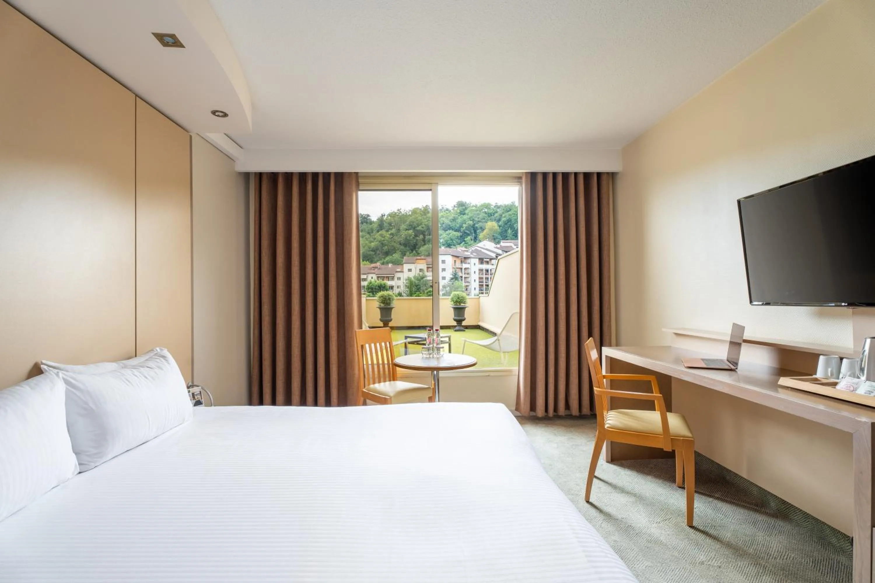 Photo of the whole room, Bed in Hôtel Lyon Métropole & Spa