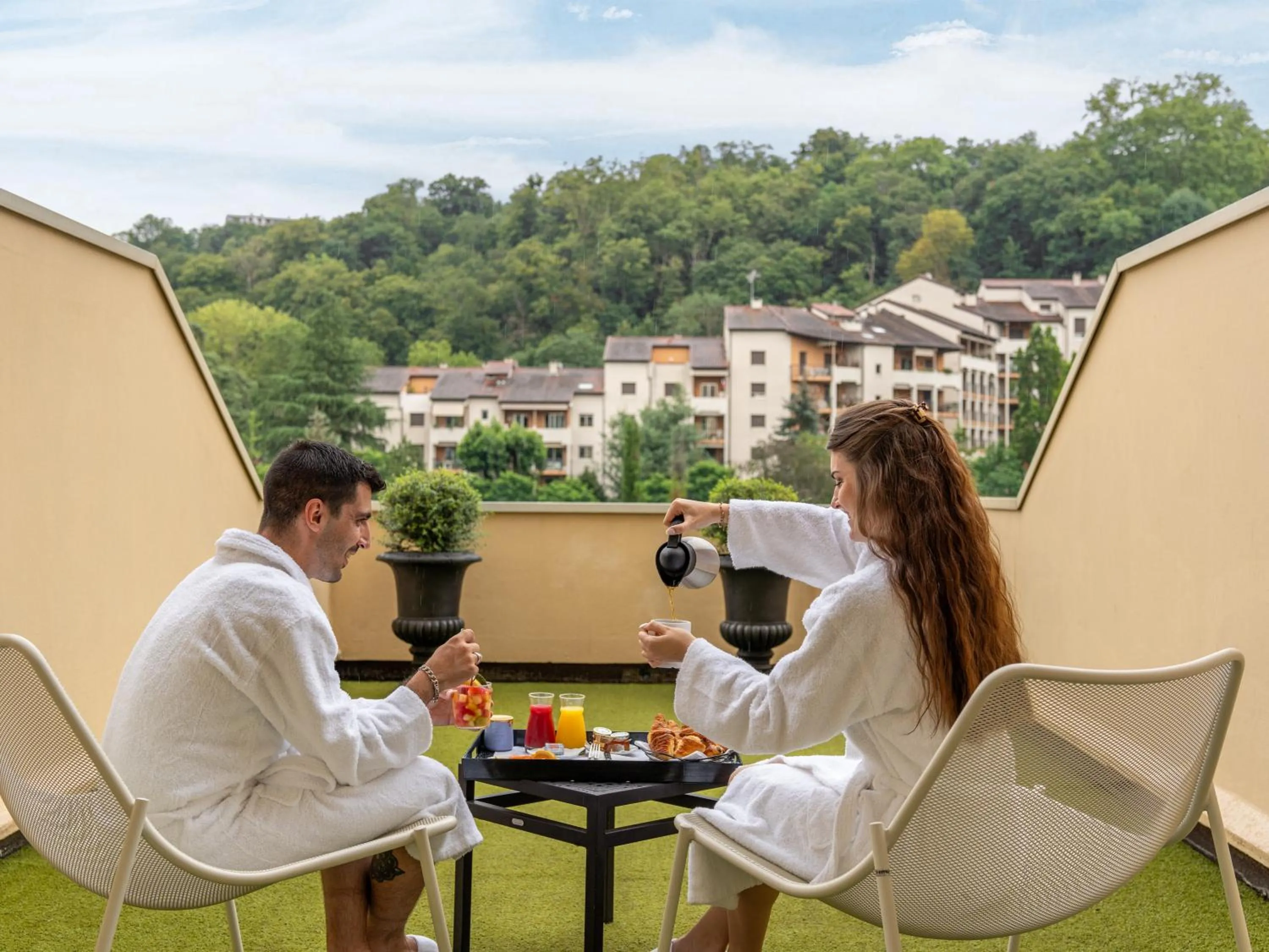 Balcony/Terrace in Hôtel Lyon Métropole & Spa