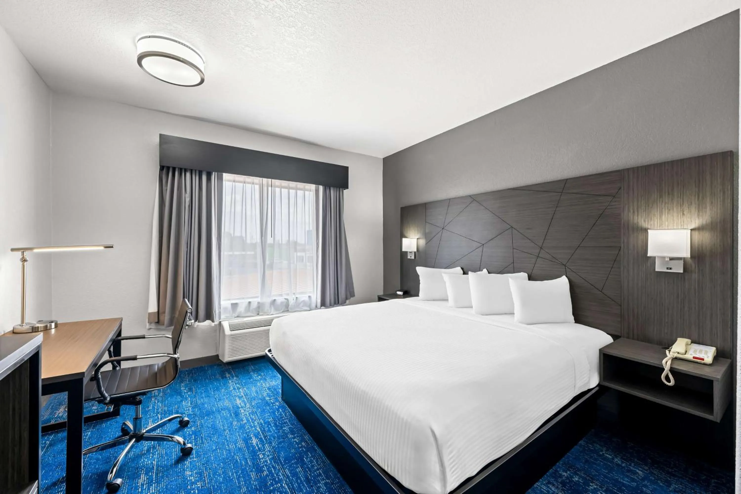 Bedroom, Bed in Best Western Palace Inn & Suites