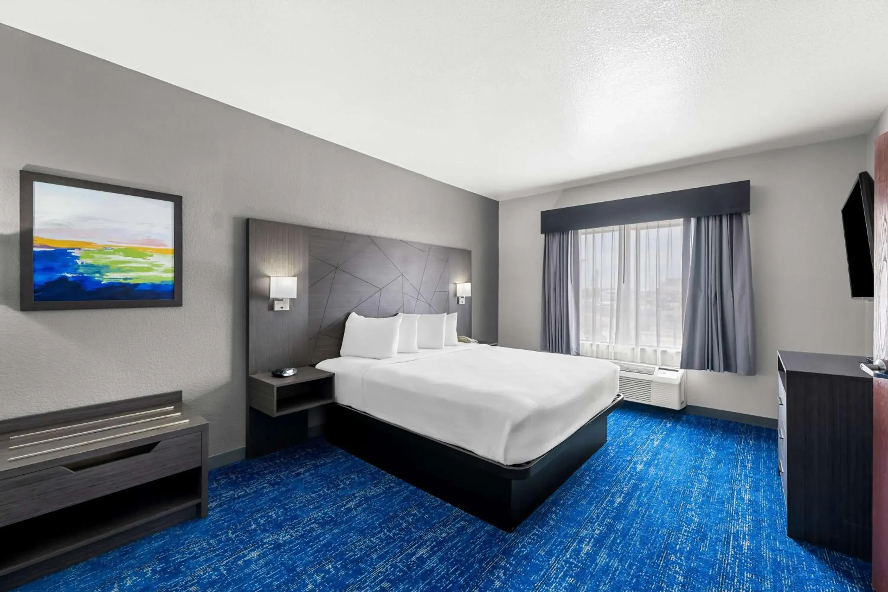 Photo of the whole room, Bed in Best Western Palace Inn & Suites Photo of the whole room, Bed in Best Western Palace Inn & Suites