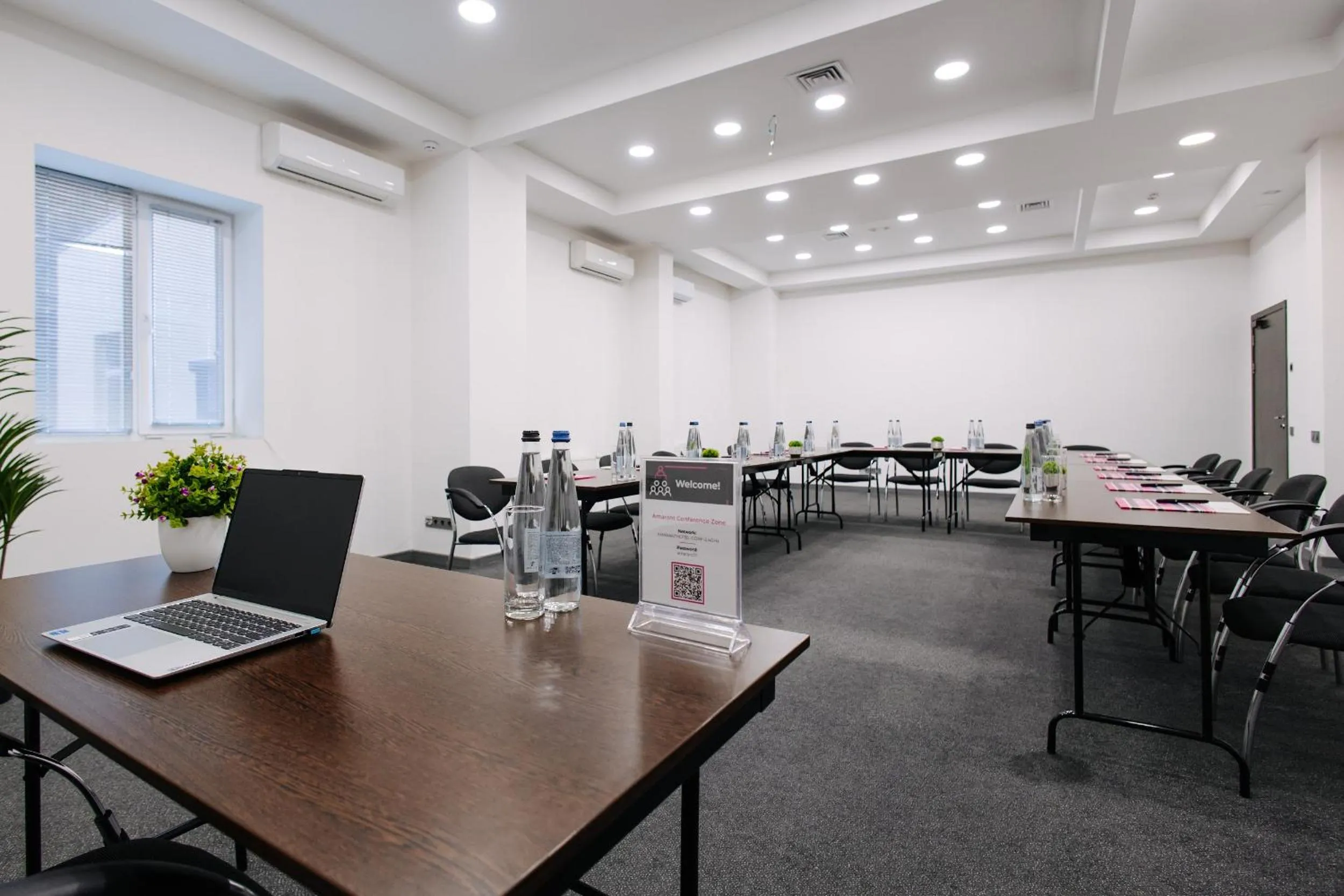 Meeting/conference room in Amarant Urban Hotel by CHM