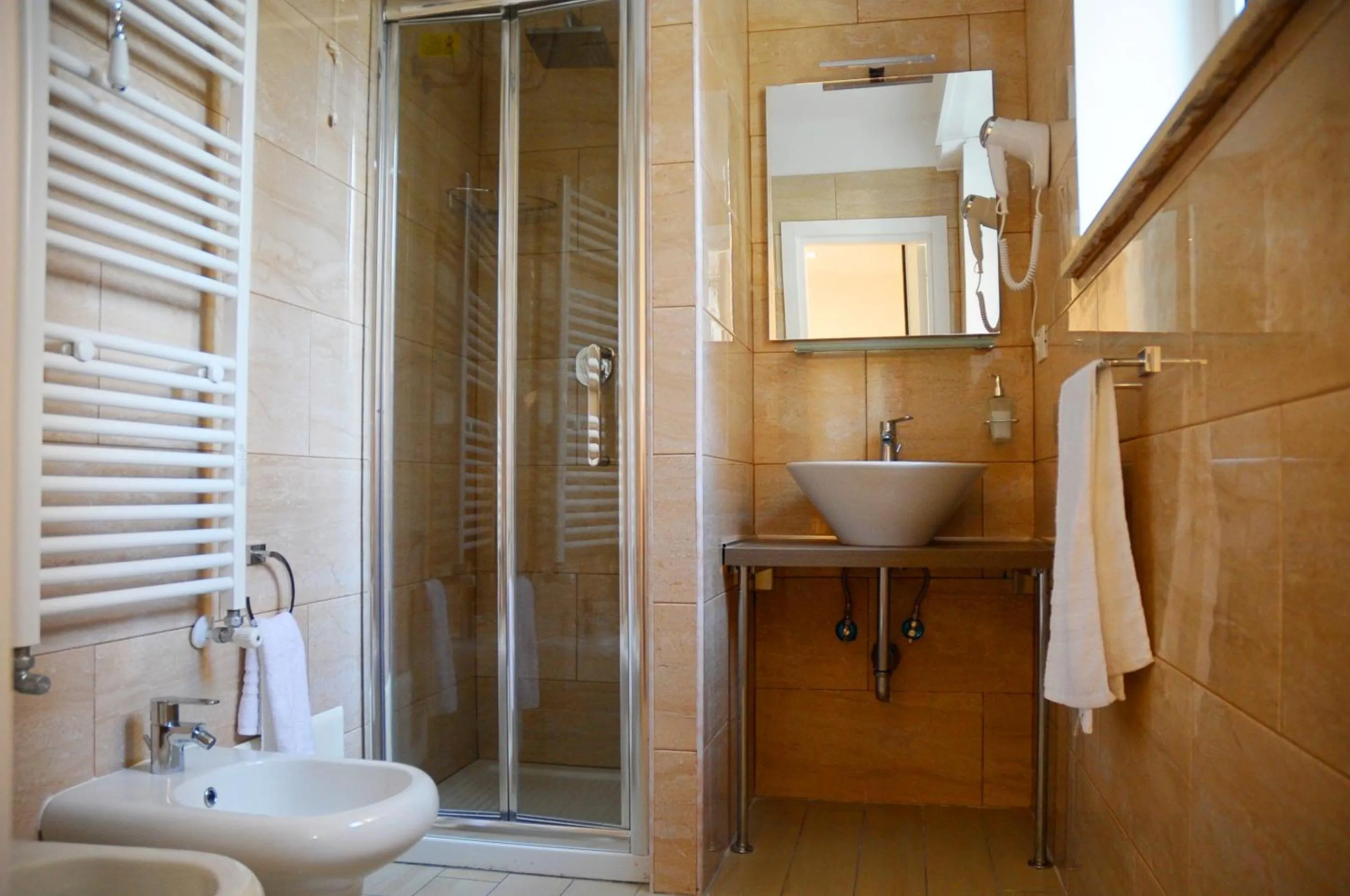 Shower in Il Faro Gianicolense