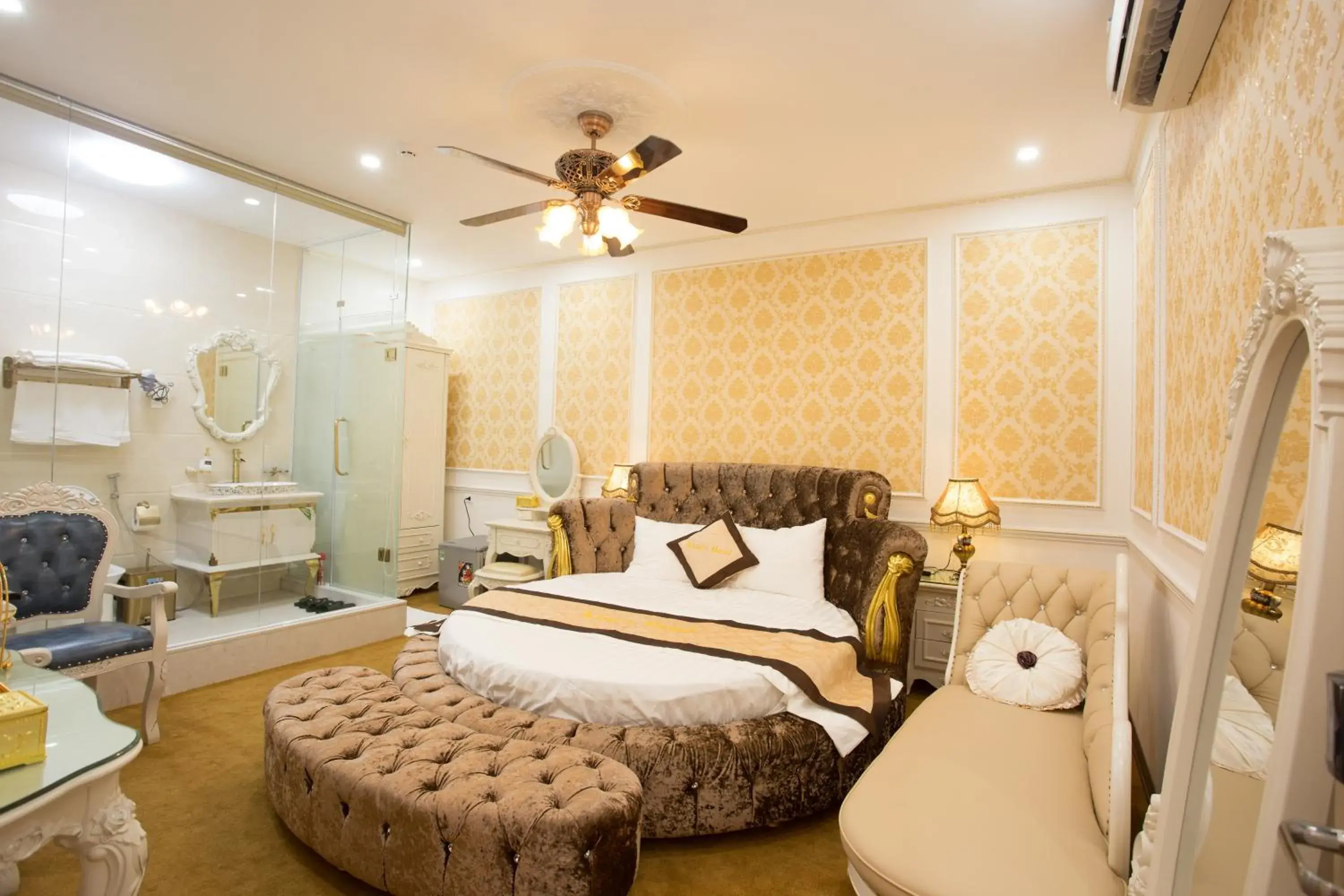 Bed in King's Hotel Yên Hòa Bed in King's Hotel Yên Hòa