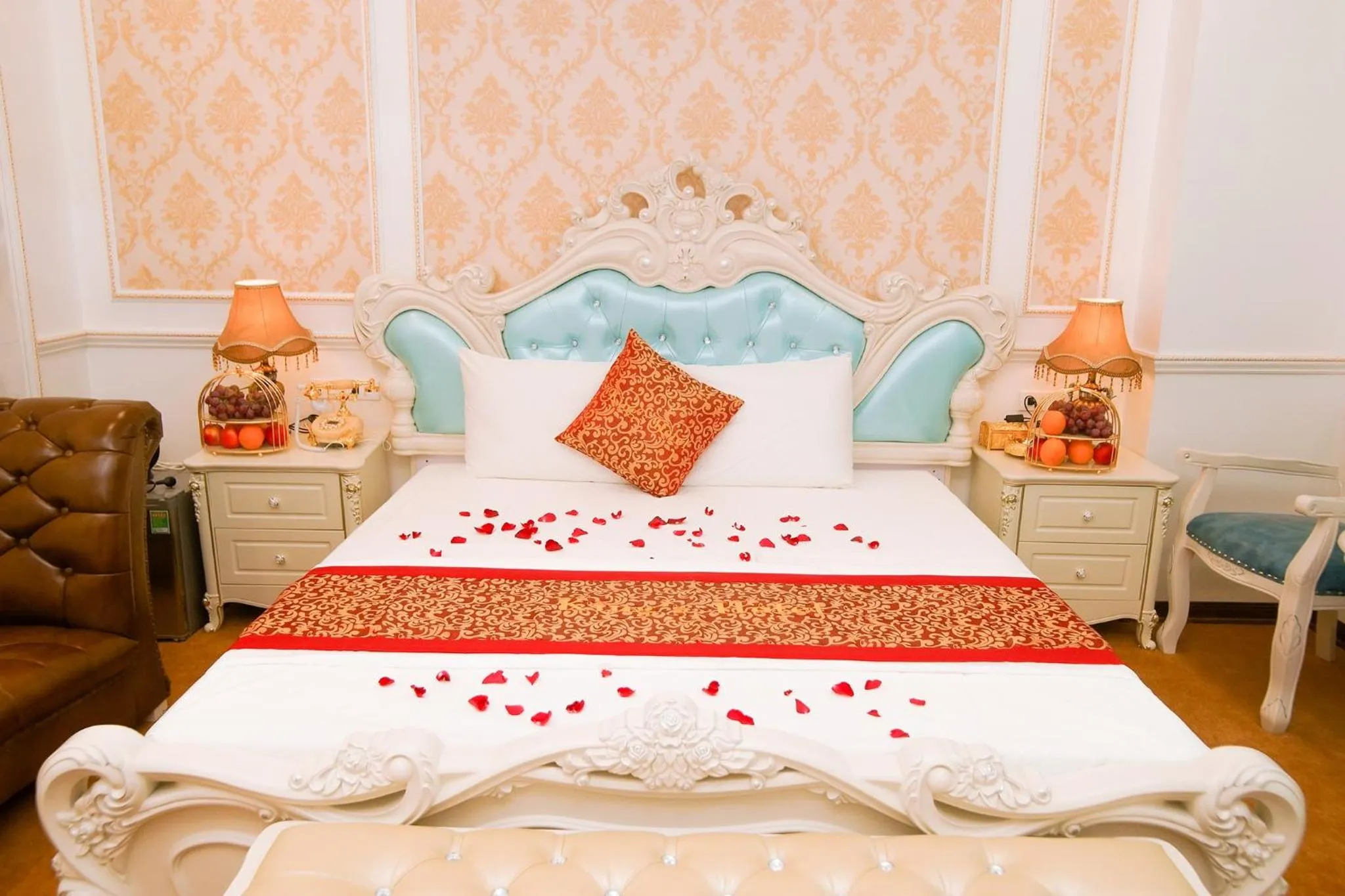 Bed in King's Hotel Yên Hòa