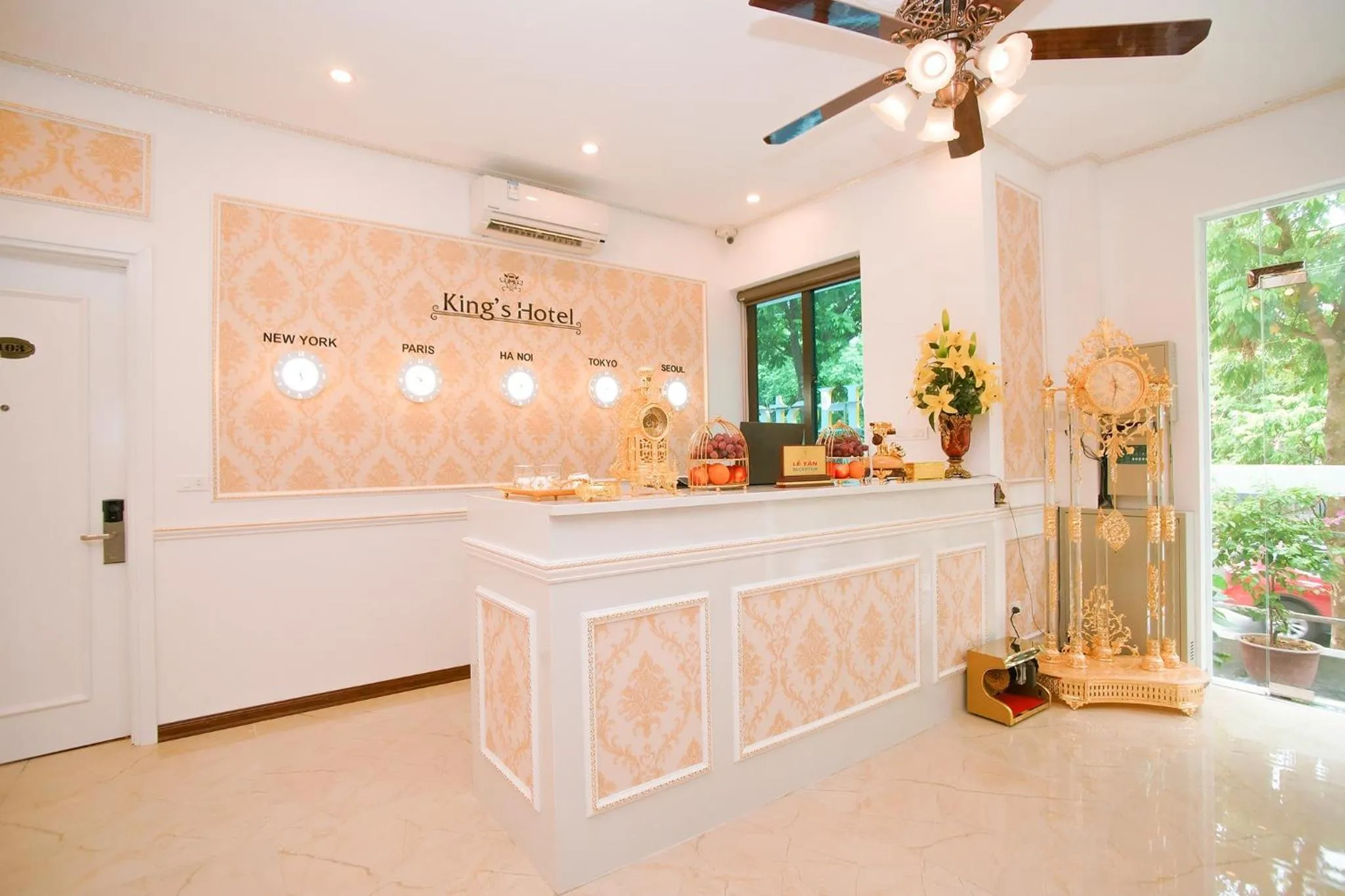 Lobby or reception in King's Hotel Yên Hòa