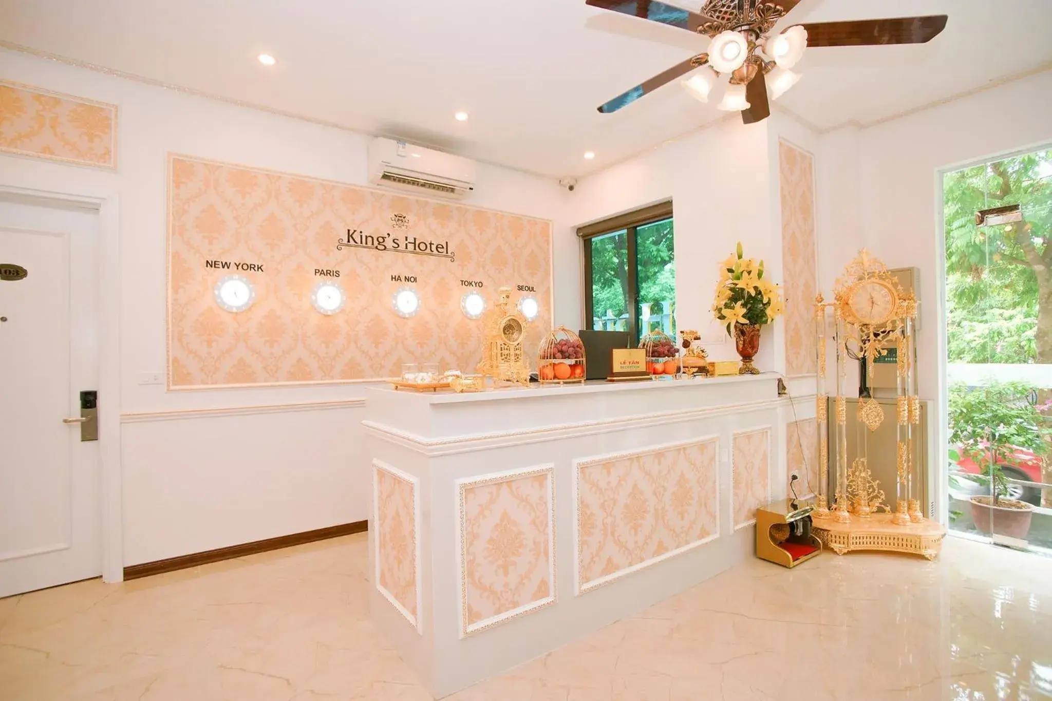 Lobby or reception in King's Hotel Yên Hòa Lobby or reception in King's Hotel Yên Hòa