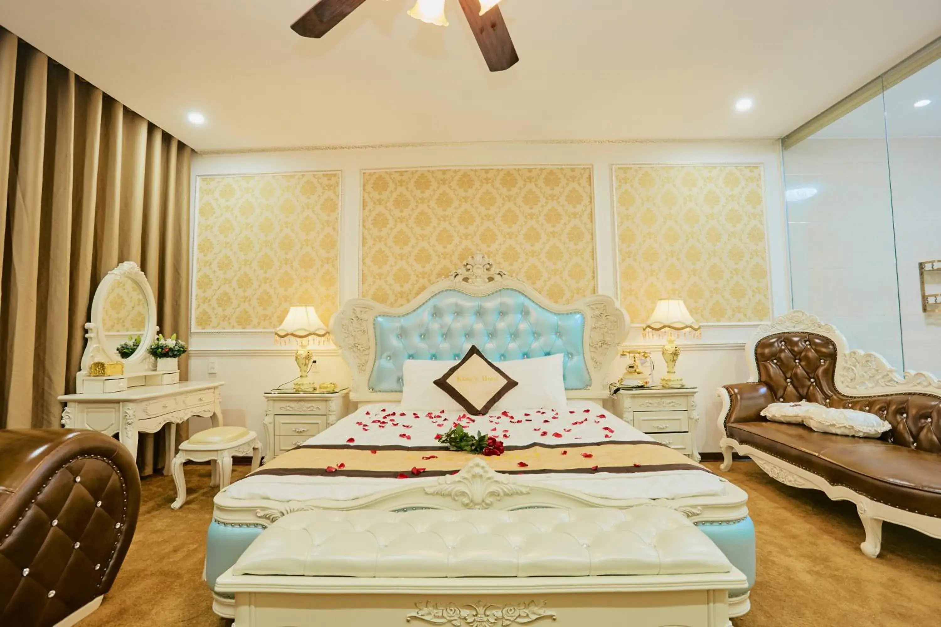 Bed in King's Hotel Yên Hòa Bed in King's Hotel Yên Hòa