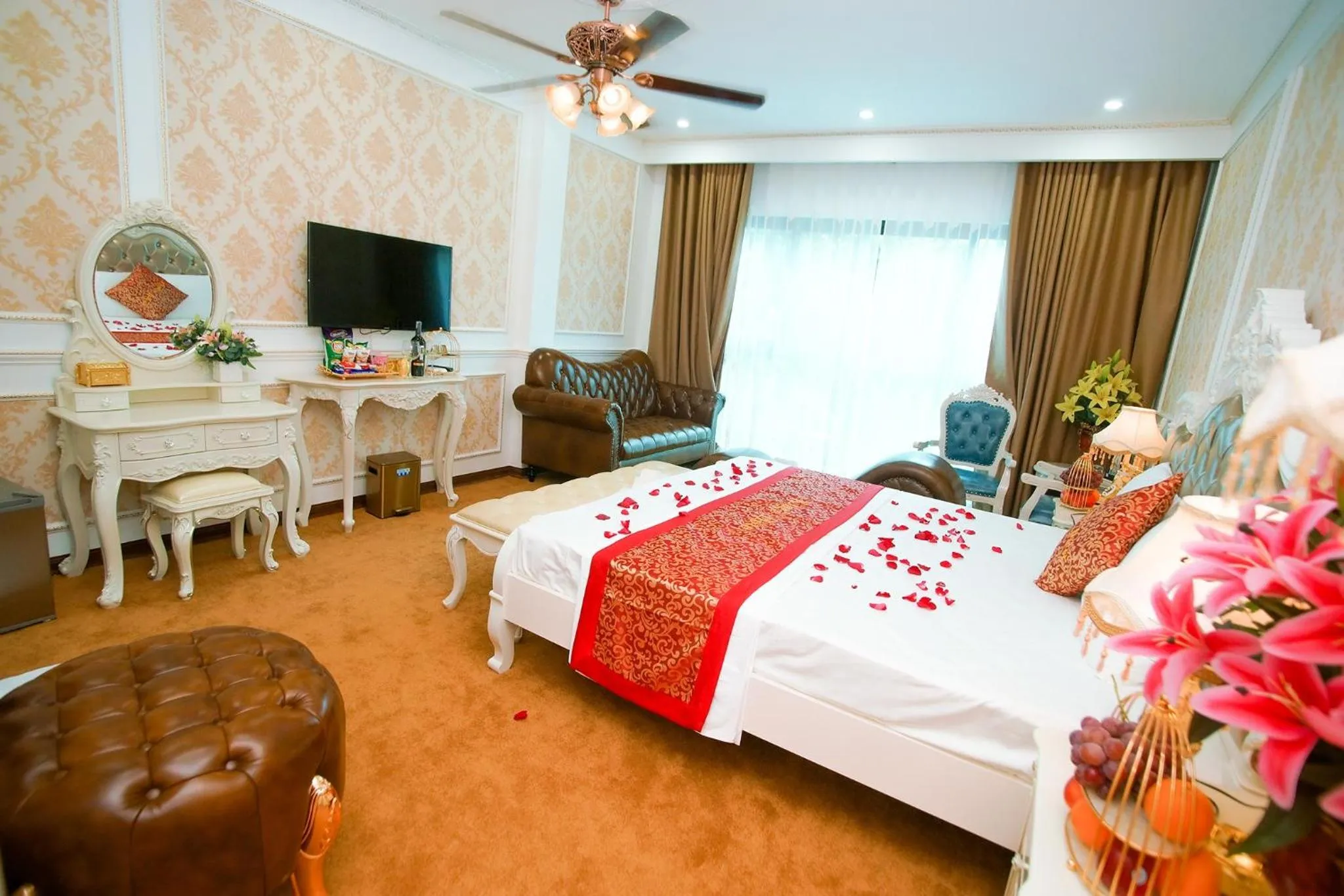 Bed in King's Hotel Yên Hòa