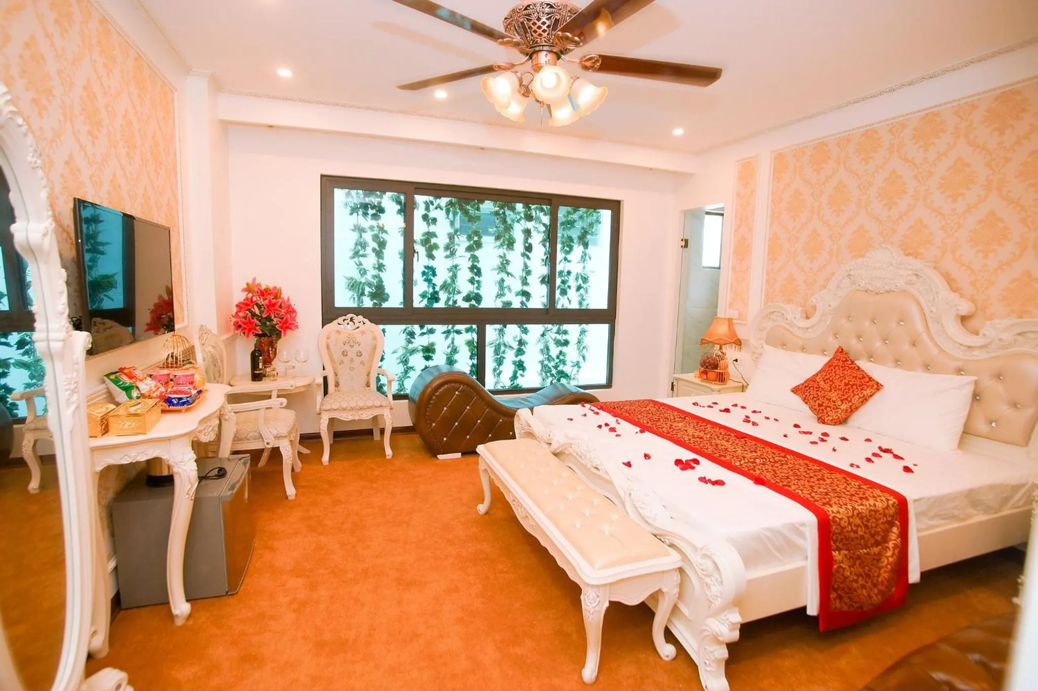 Bed in King's Hotel Yên Hòa