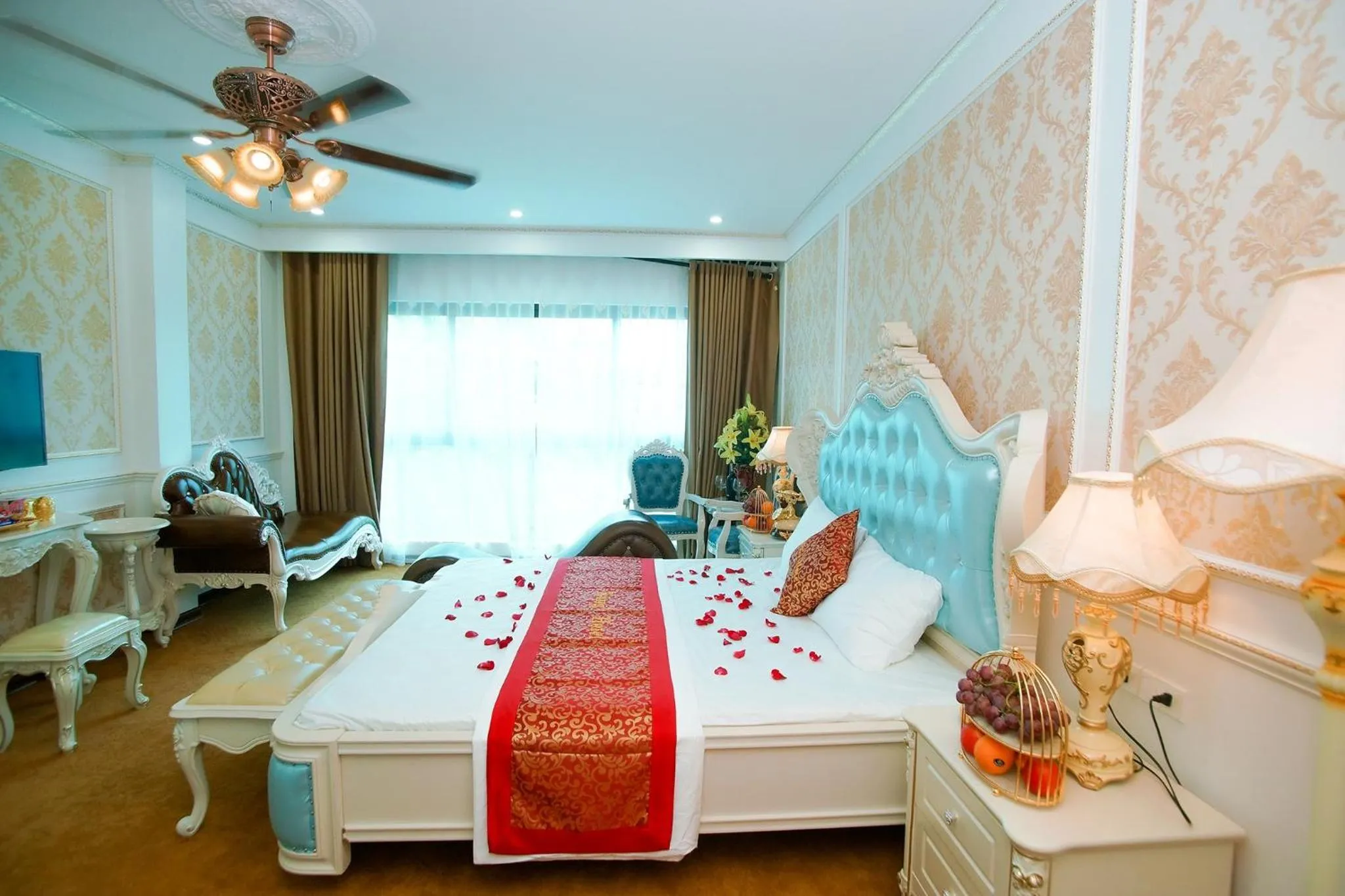 Bed in King's Hotel Yên Hòa