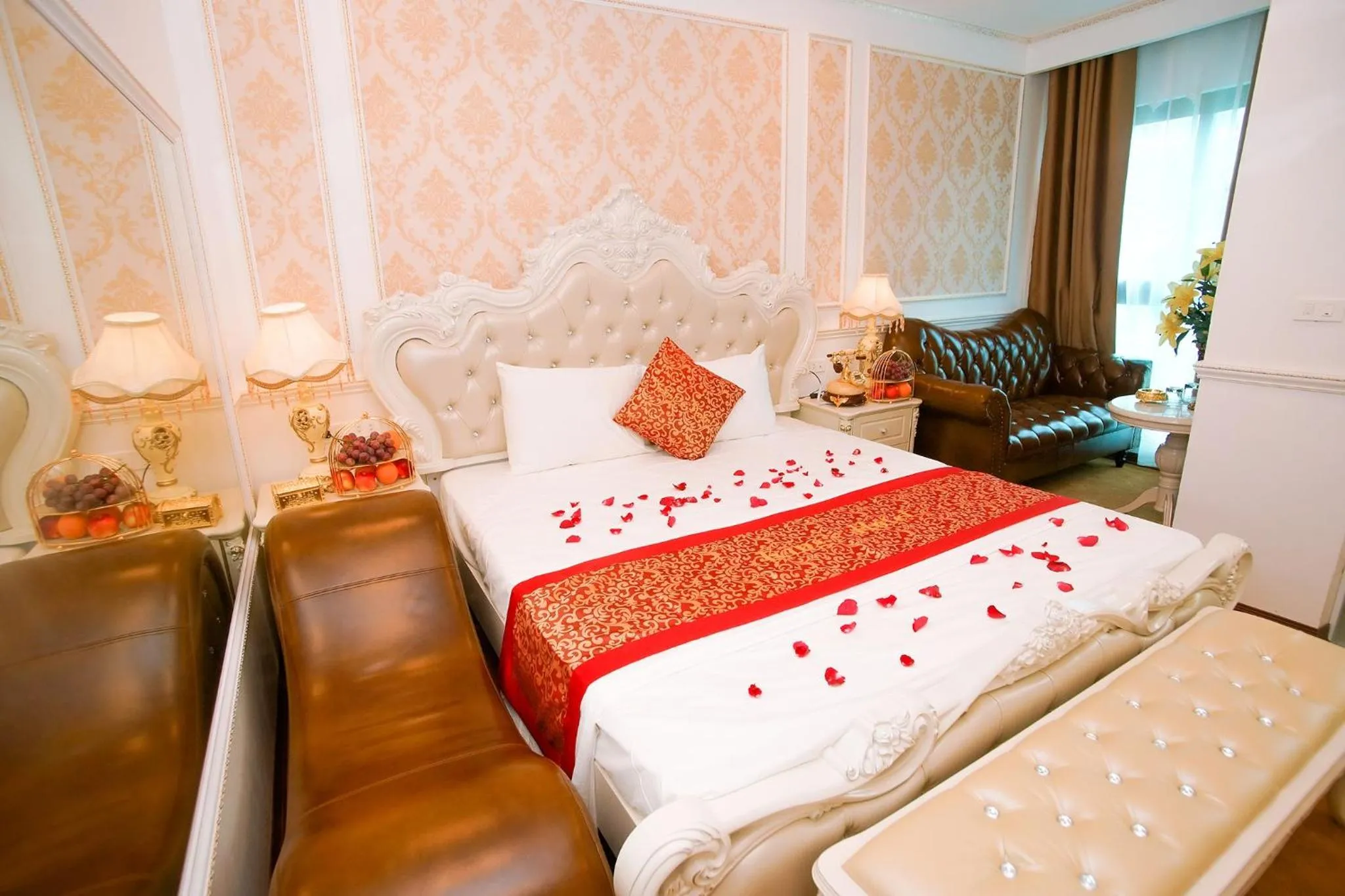 Bed in King's Hotel Yên Hòa