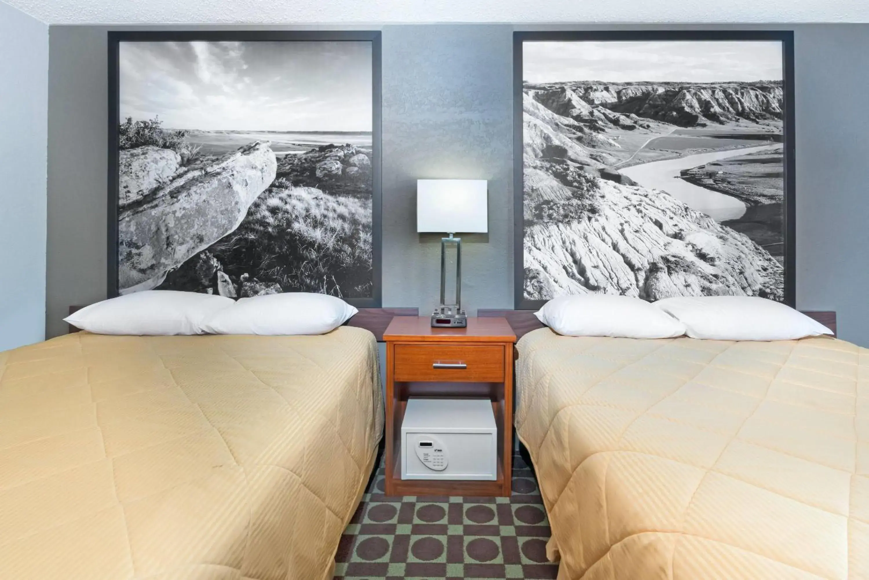 Photo of the whole room, Bed in Super 8 by Wyndham Miles City Photo of the whole room, Bed in Super 8 by Wyndham Miles City