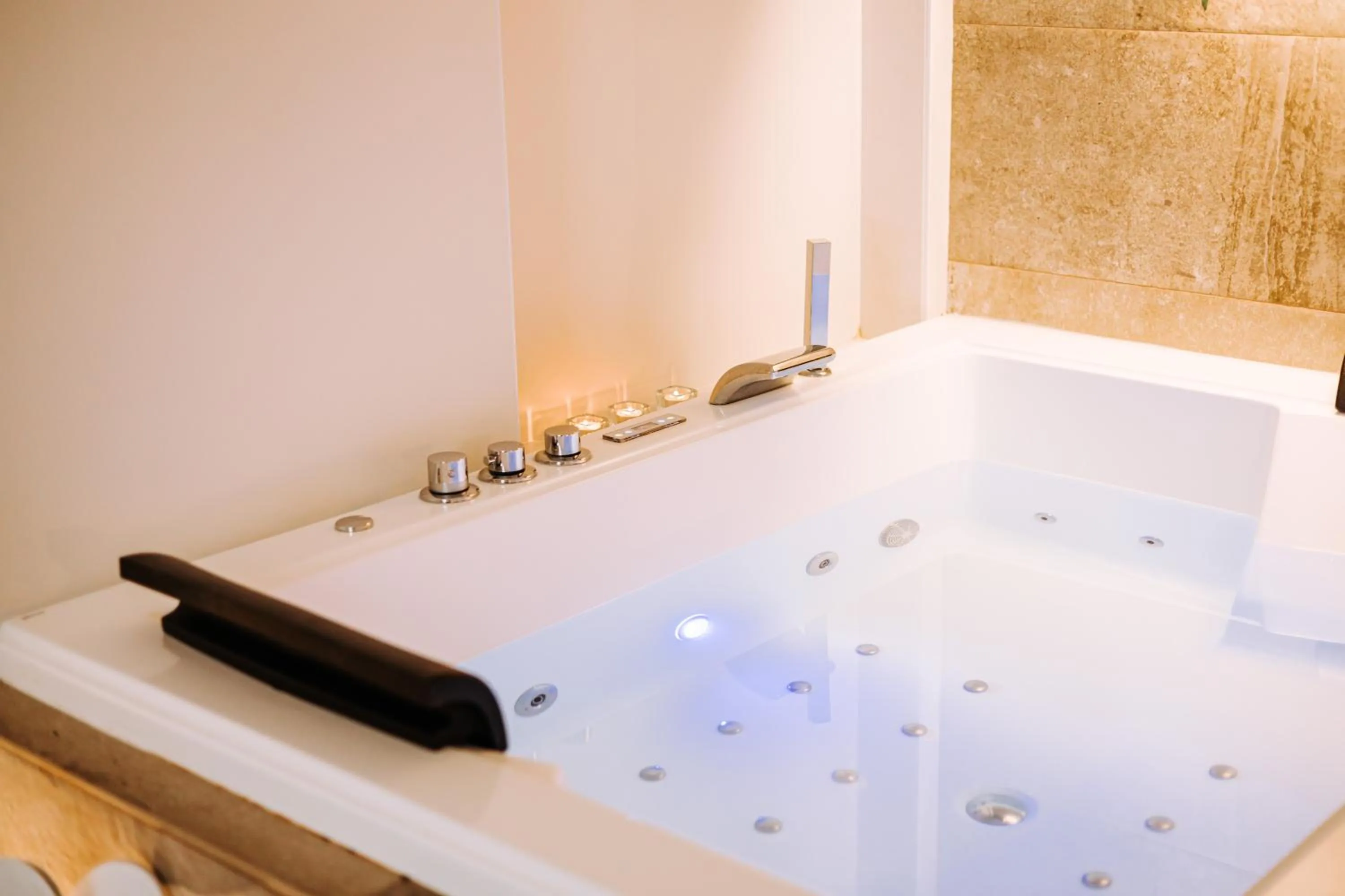 Suite1212 - Pirrelli