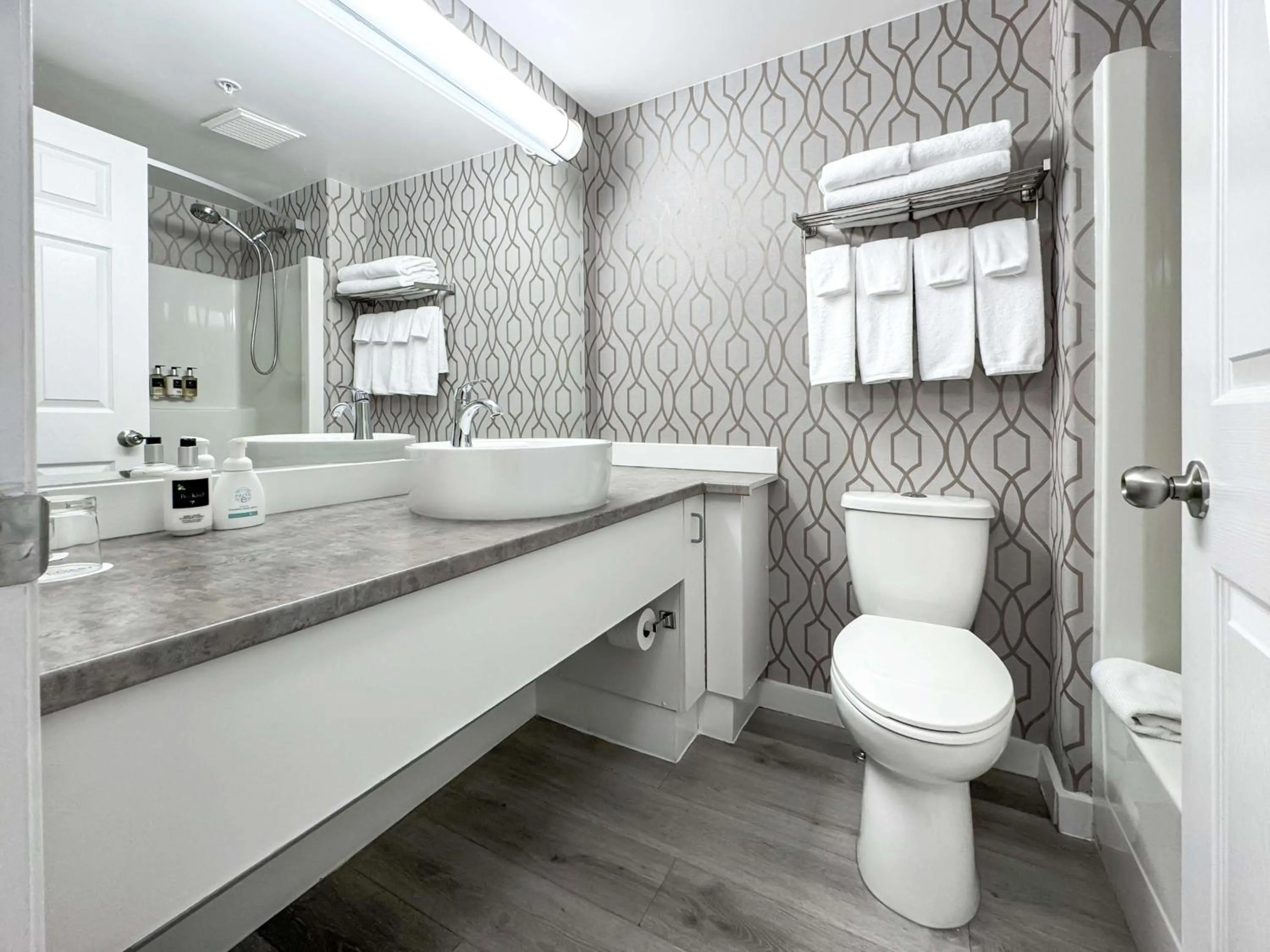 Bathroom in Coast Parksville Hotel