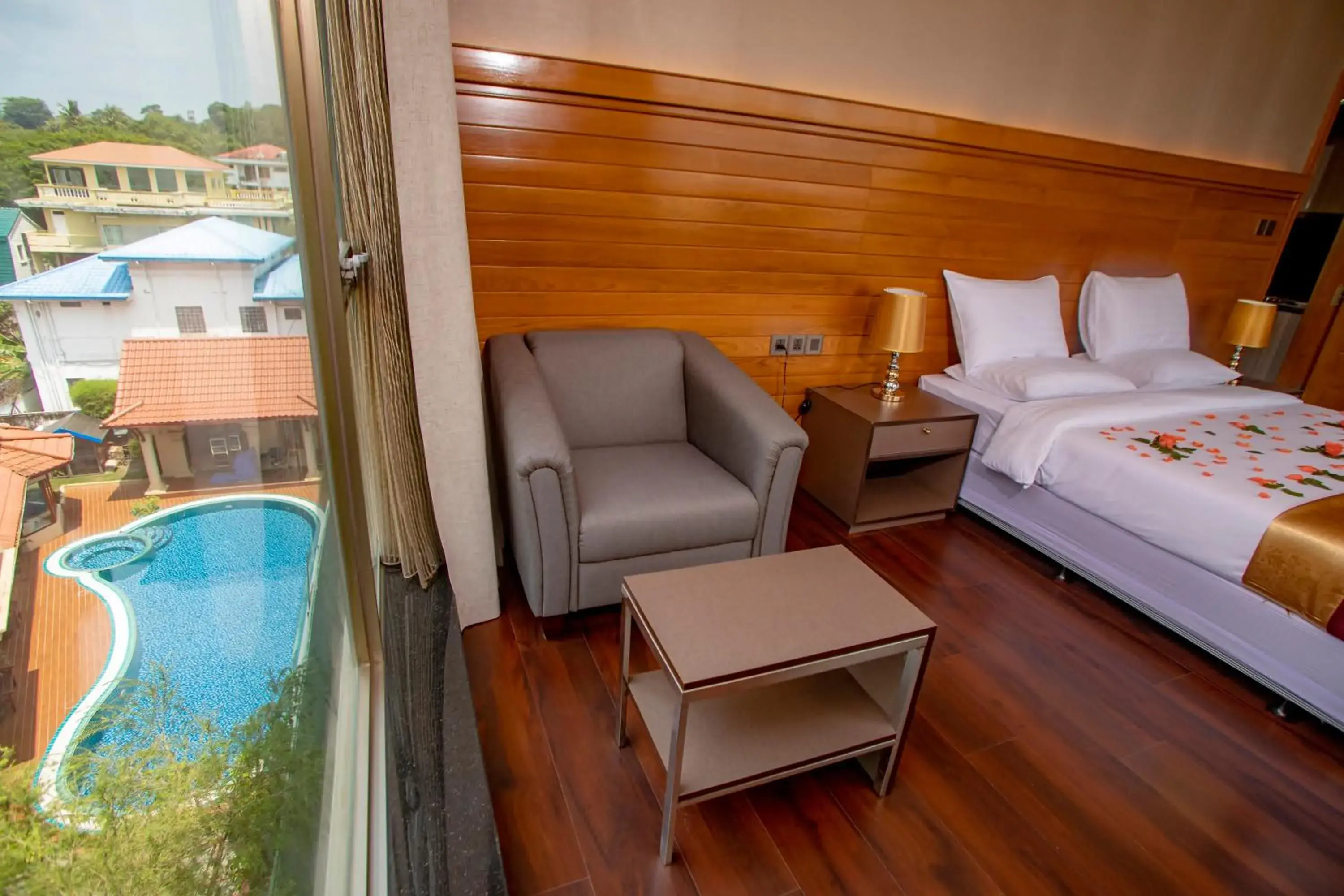 Garden view, Bed in Prestige Residences at Golden Valley by Grand United Hospitality Garden view, Bed in Prestige Residences at Golden Valley by Grand United Hospitality