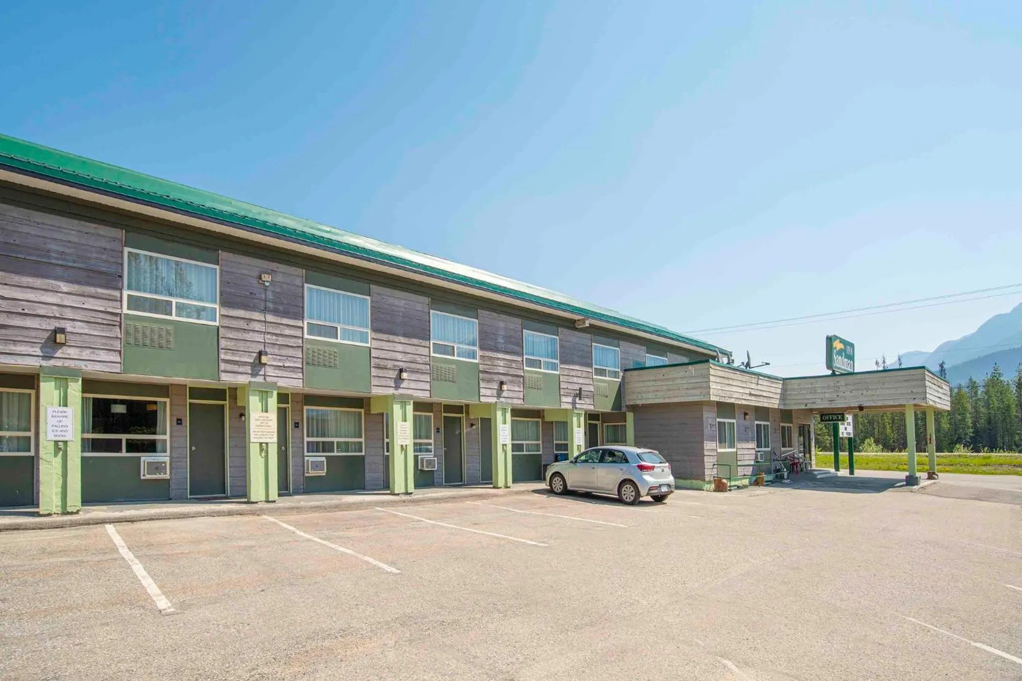 Property building in Sandman Inn Blue River