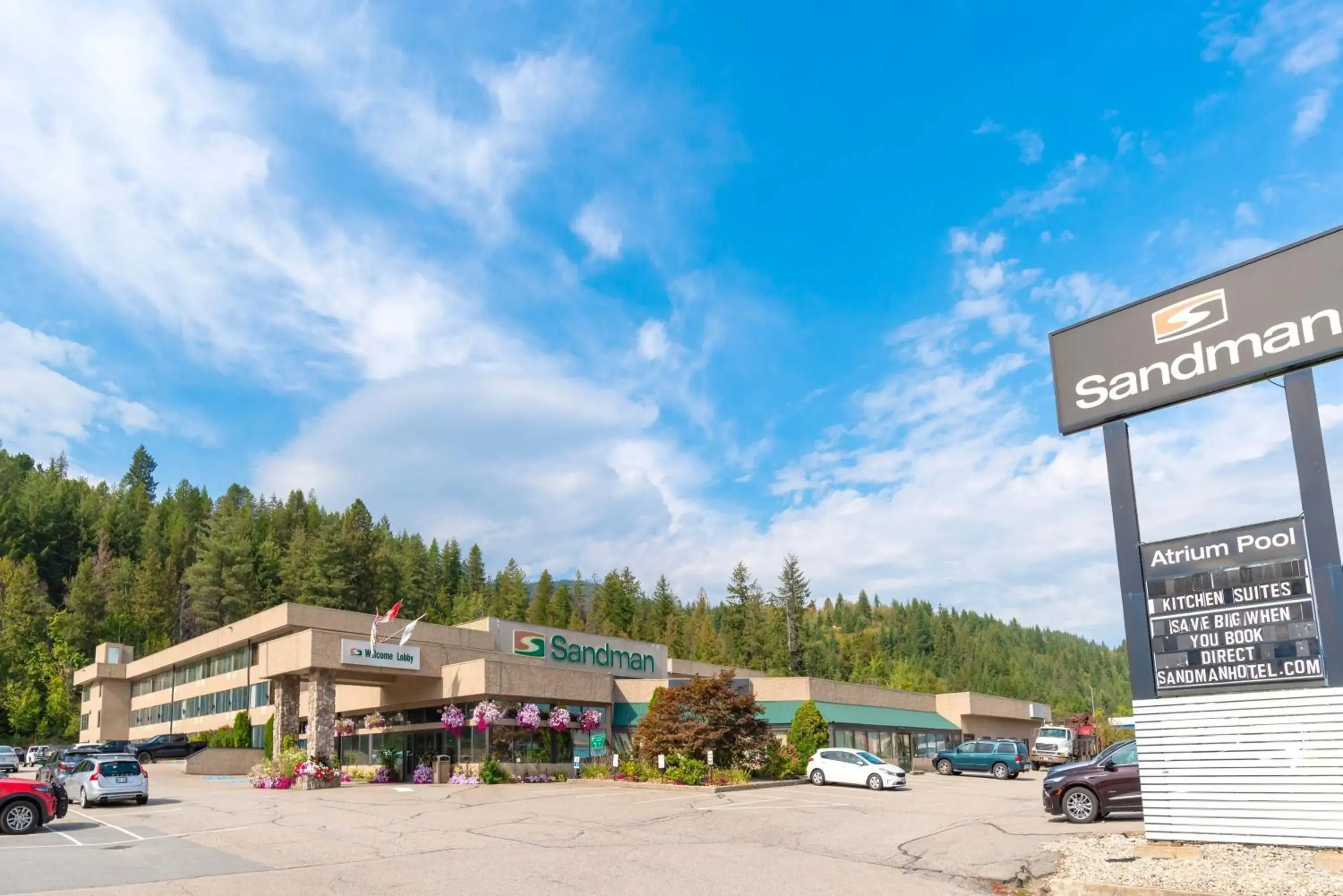 Property building in Sandman Hotel Castlegar Property building in Sandman Hotel Castlegar