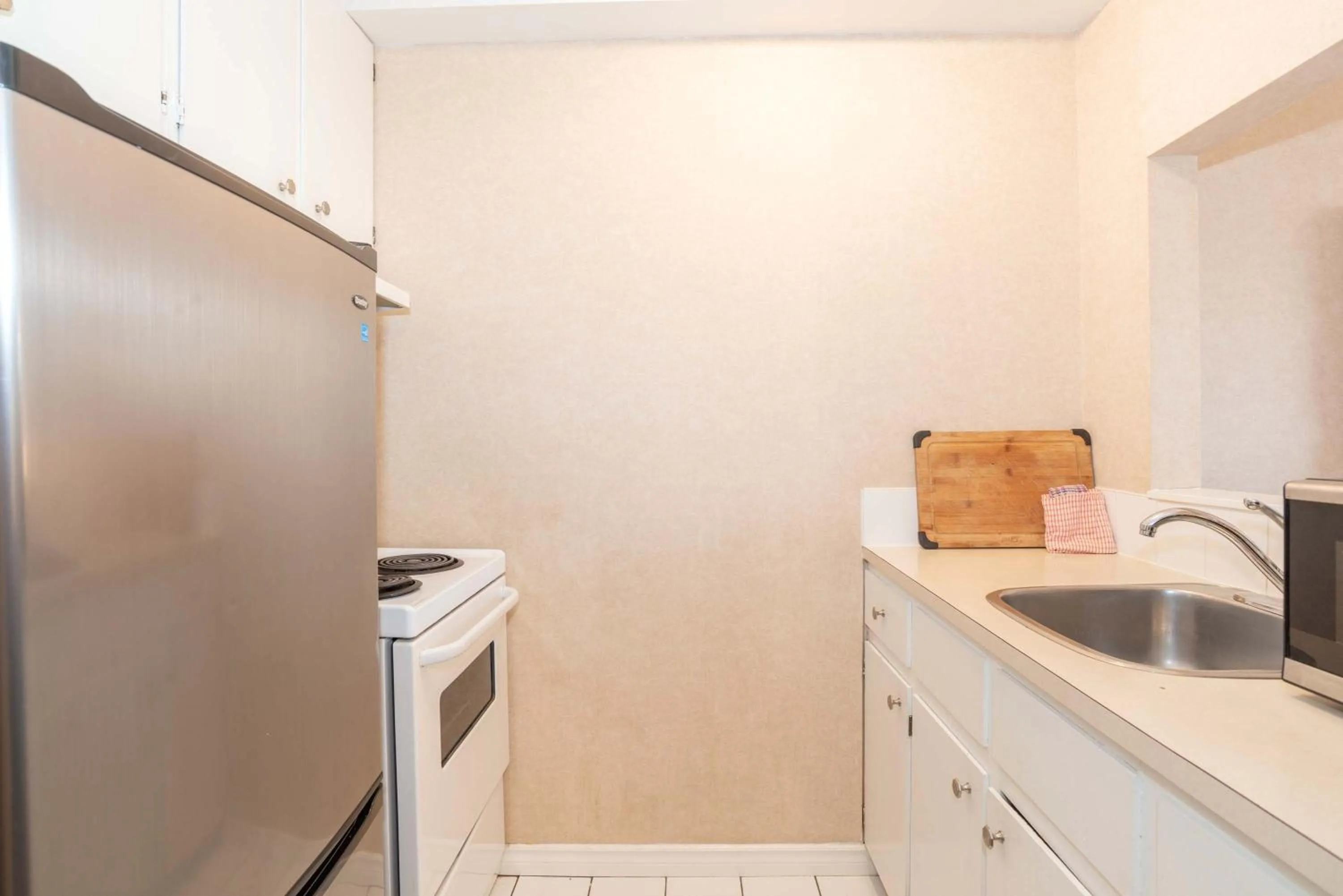 Kitchen or kitchenette in Sandman Hotel Cranbrook