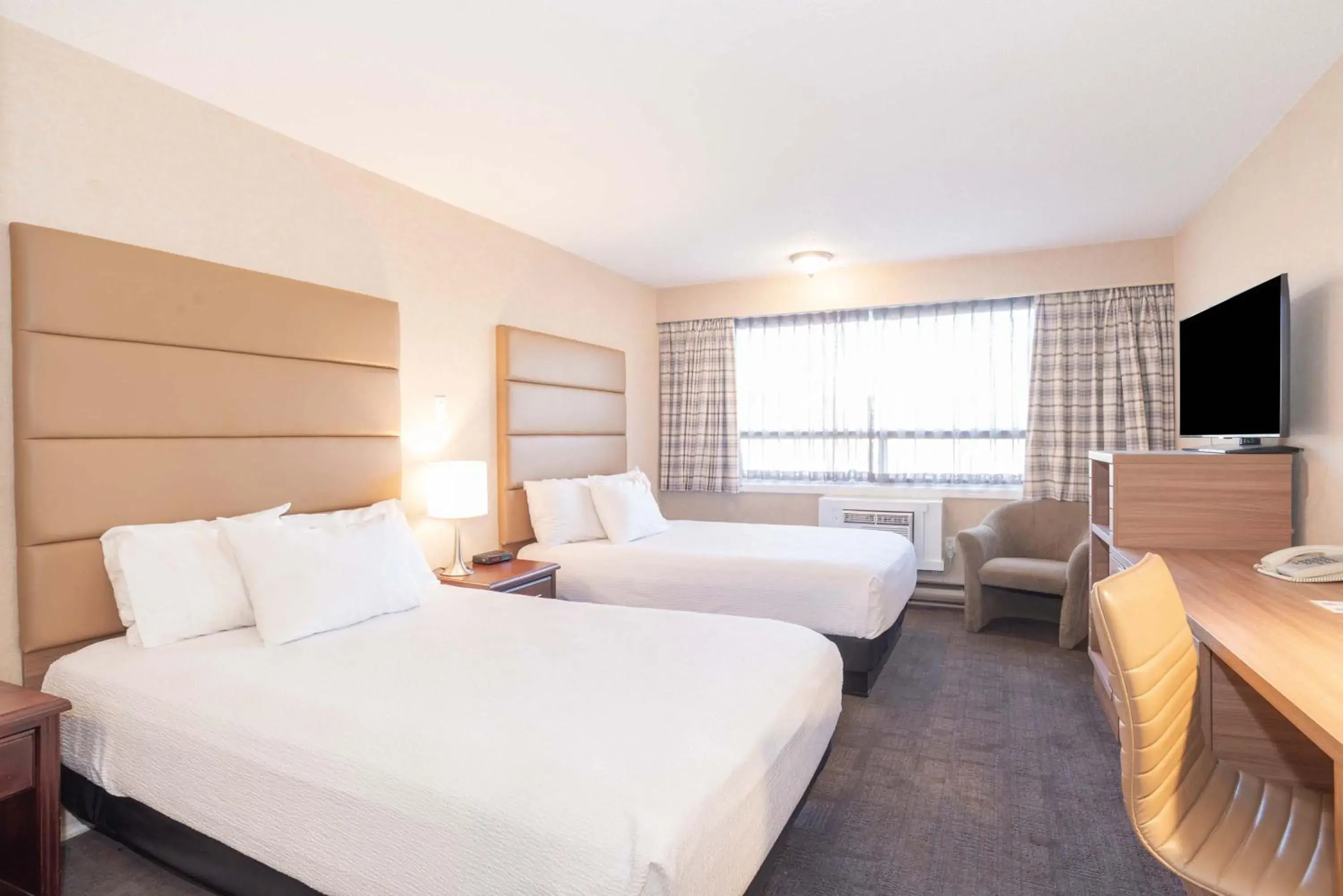 Standard Room, 2 Double Beds, Kitchen in Sandman Hotel Cranbrook Standard Room, 2 Double Beds, Kitchen in Sandman Hotel Cranbrook