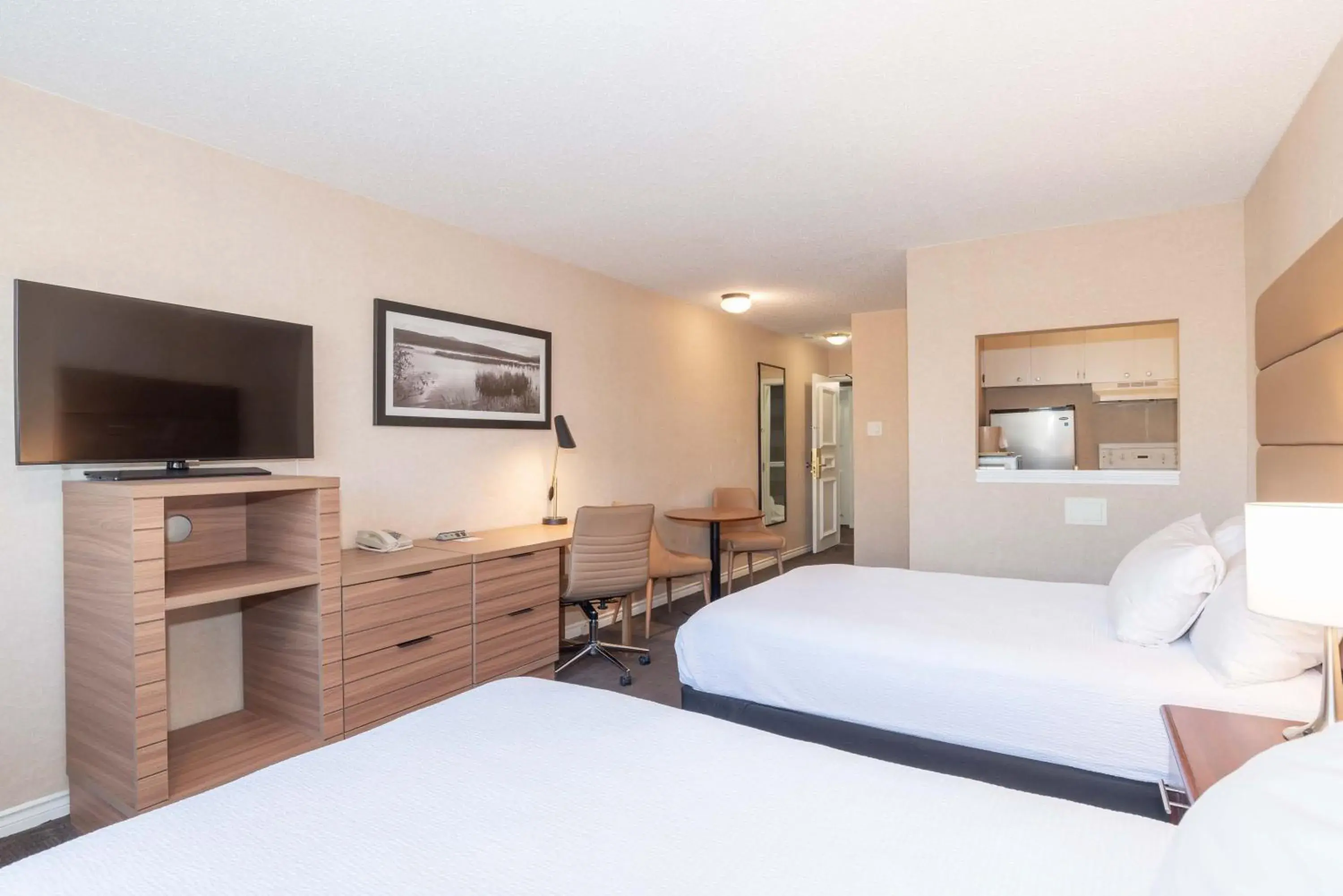 Photo of the whole room, Bed in Sandman Hotel Cranbrook Photo of the whole room, Bed in Sandman Hotel Cranbrook