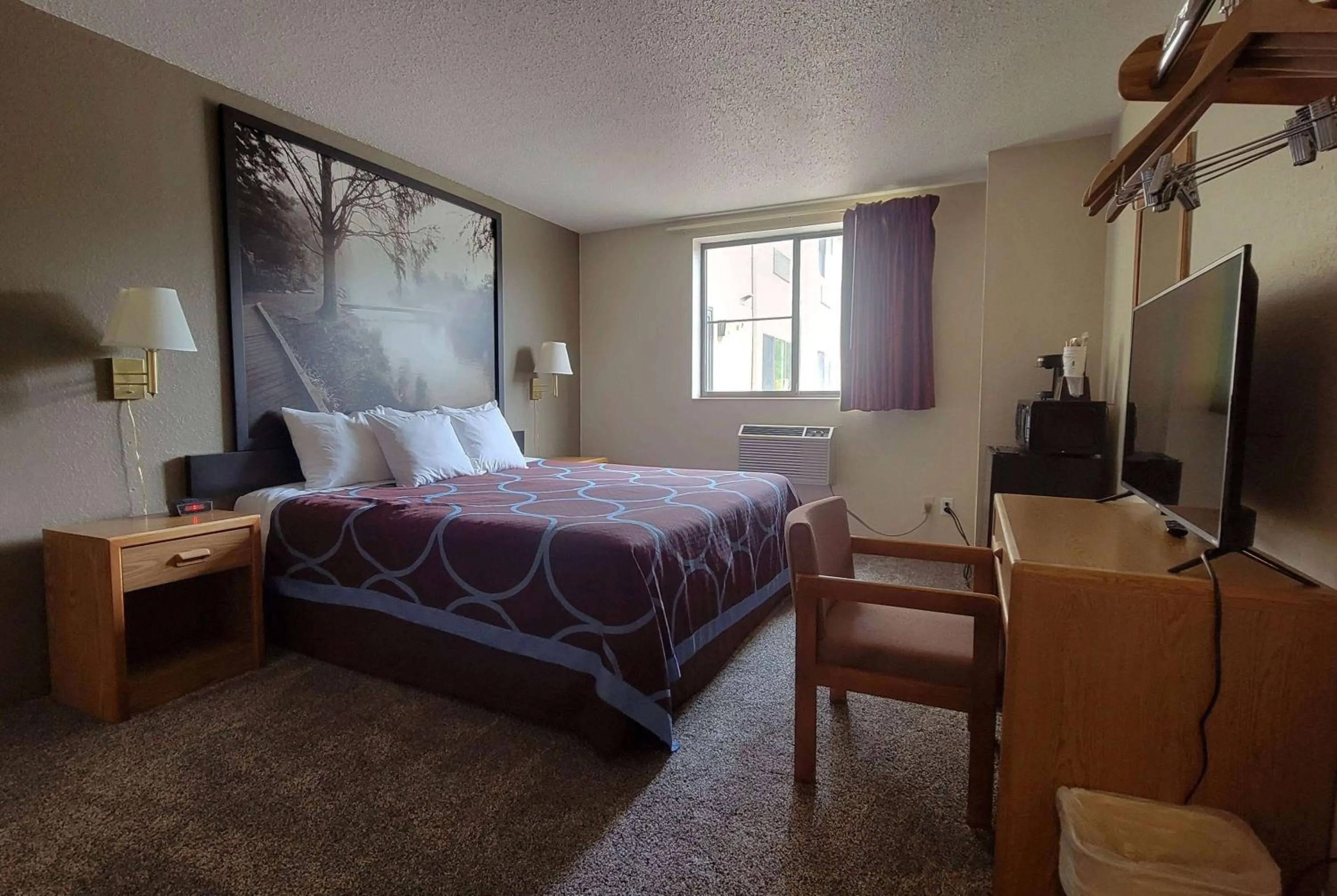Photo of the whole room, Bed in Super 8 by Wyndham Park Rapids