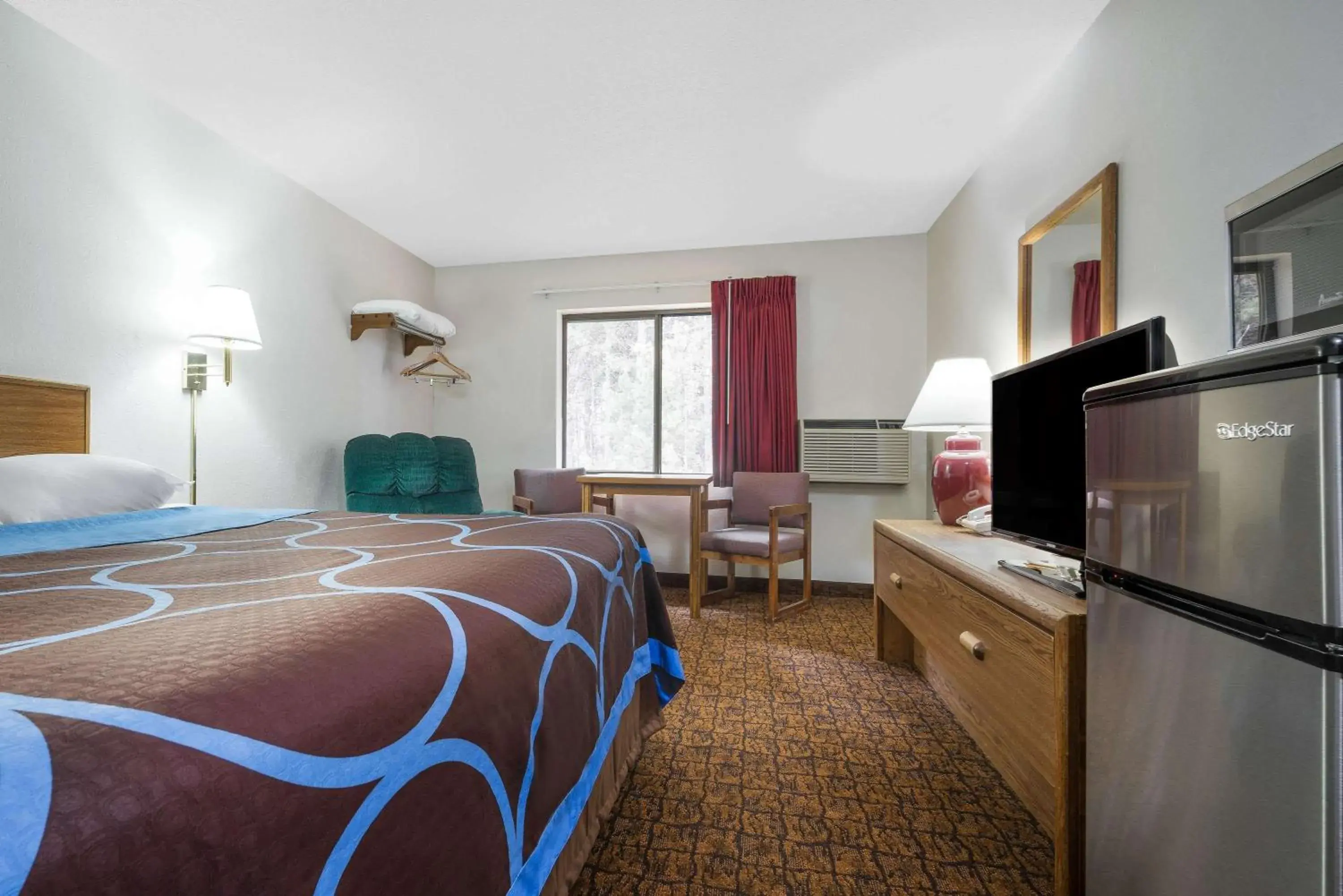 Photo of the whole room, Bed in Super 8 by Wyndham Park Rapids Photo of the whole room, Bed in Super 8 by Wyndham Park Rapids