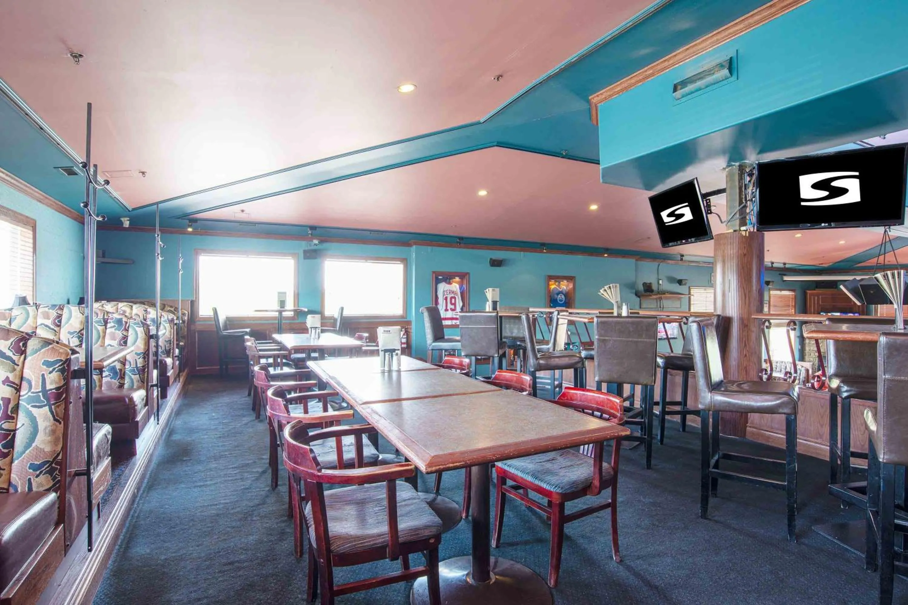 Restaurant/places to eat in Sandman Hotel Quesnel