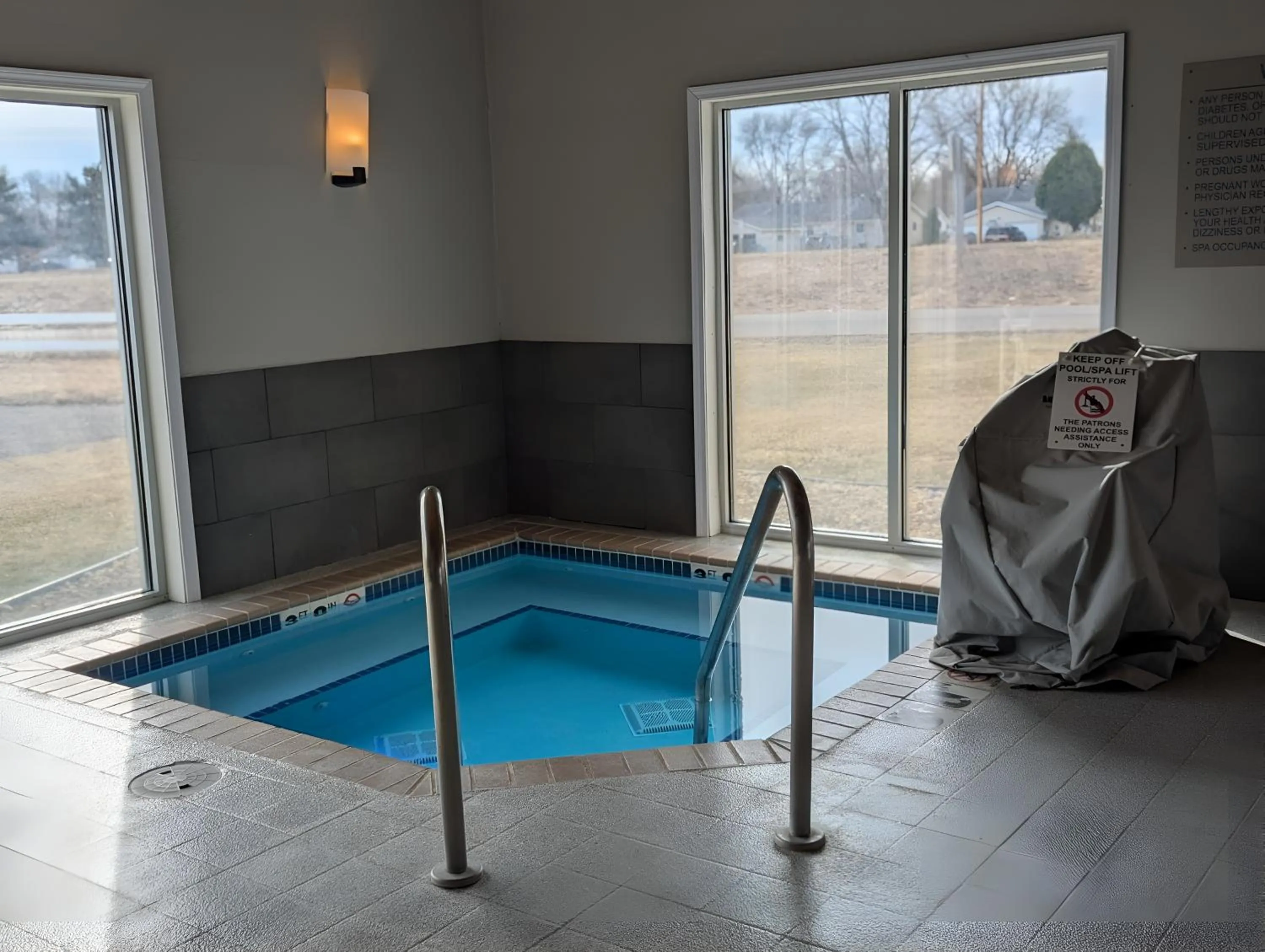 Hot Tub in Country Inn & Suites by Radisson, Chippewa Falls, WI