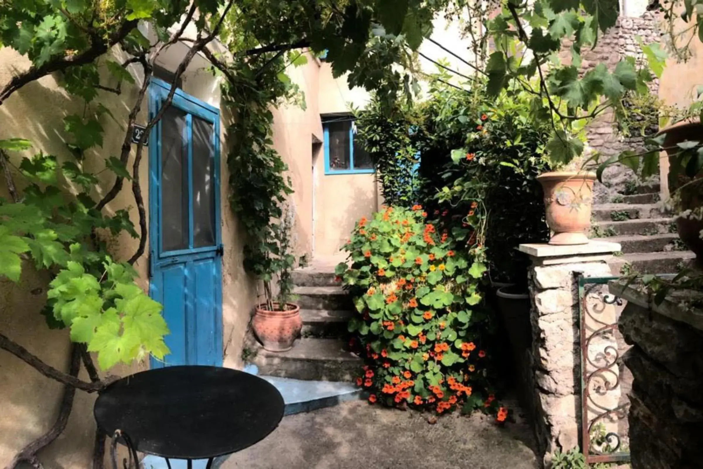 Charmante maison de village à Fontaine-de-Vaucluse Charmante maison de village à Fontaine-de-Vaucluse