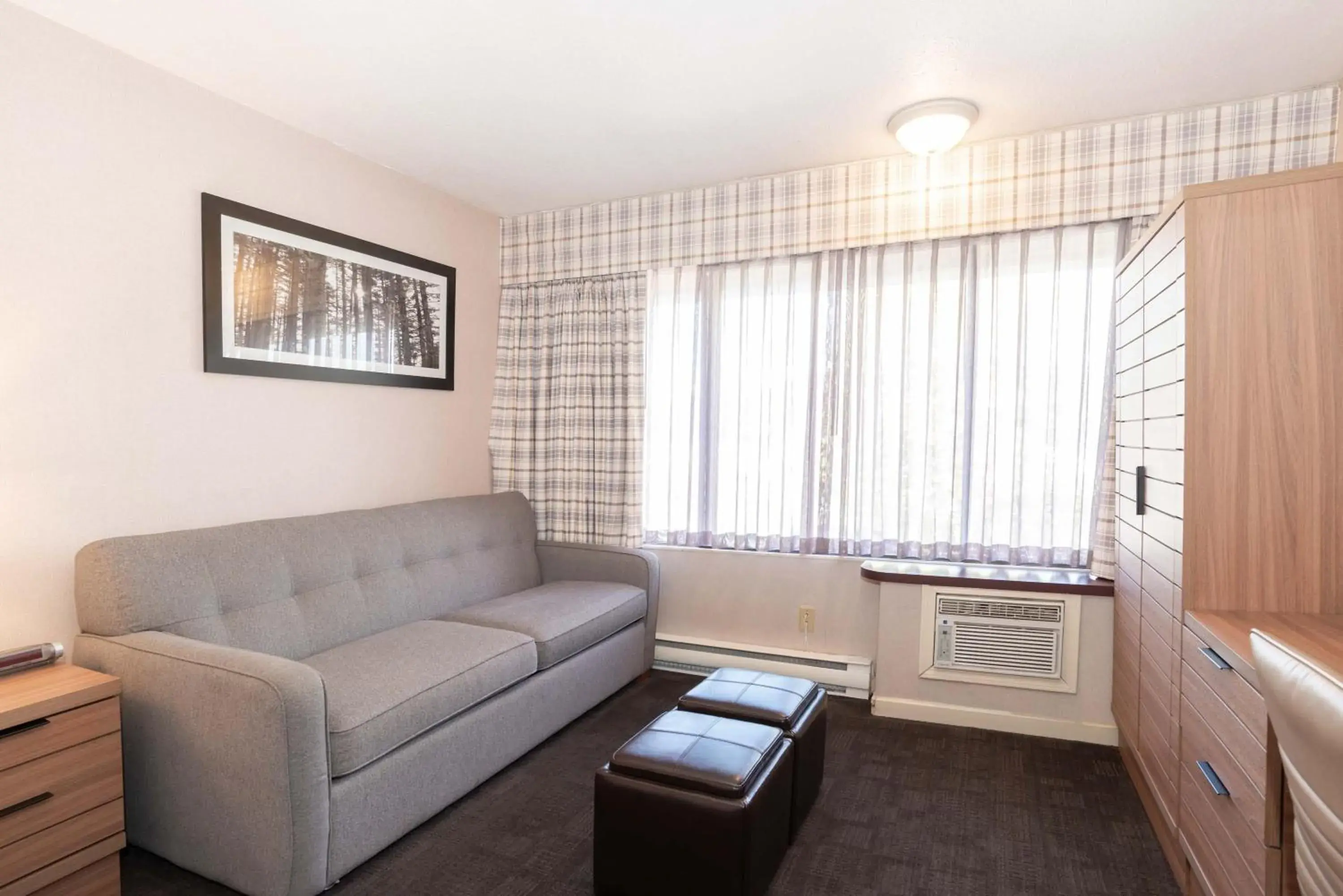 Photo of the whole room in Sandman Hotel Terrace Photo of the whole room in Sandman Hotel Terrace