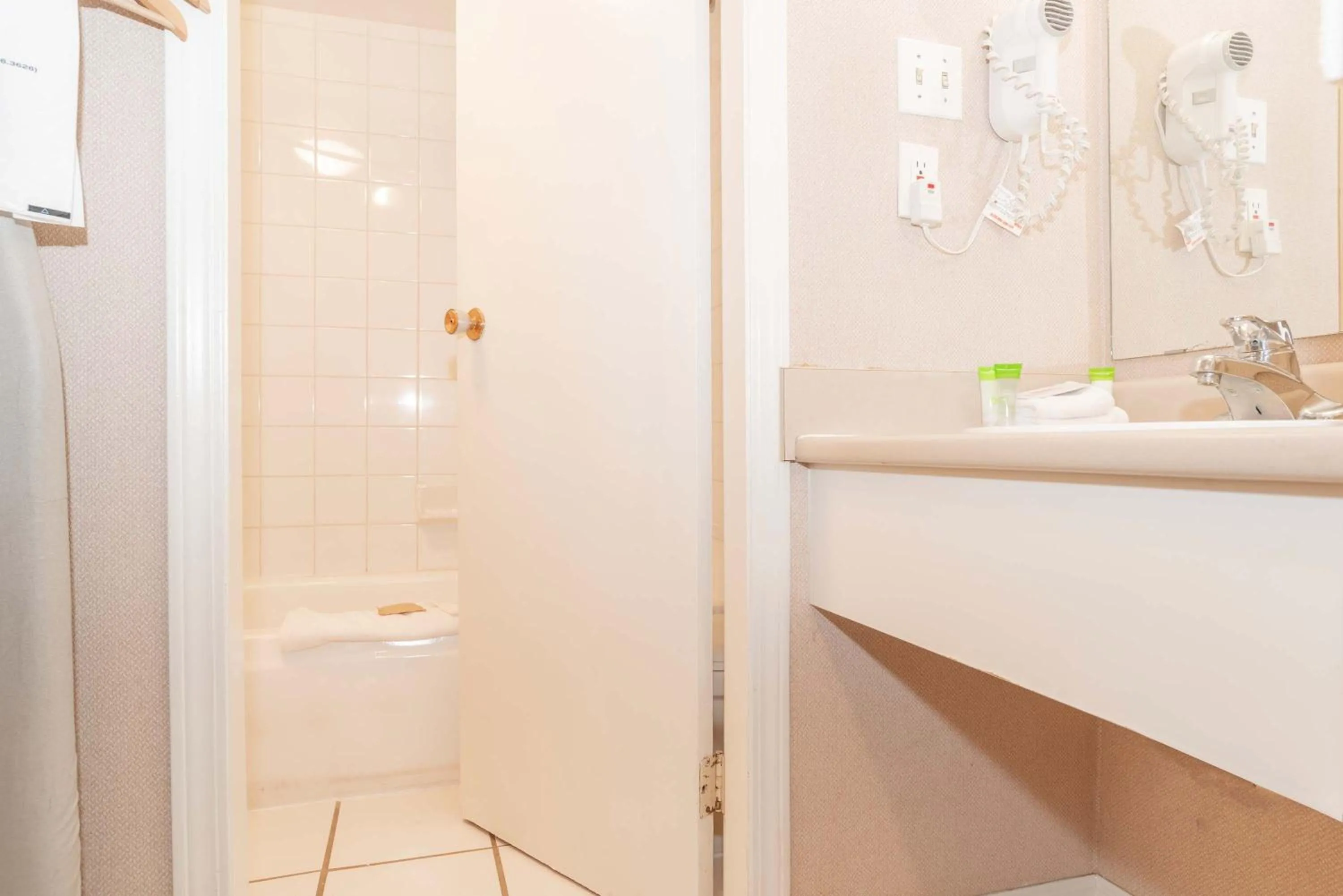 Bathroom in Sandman Hotel Terrace