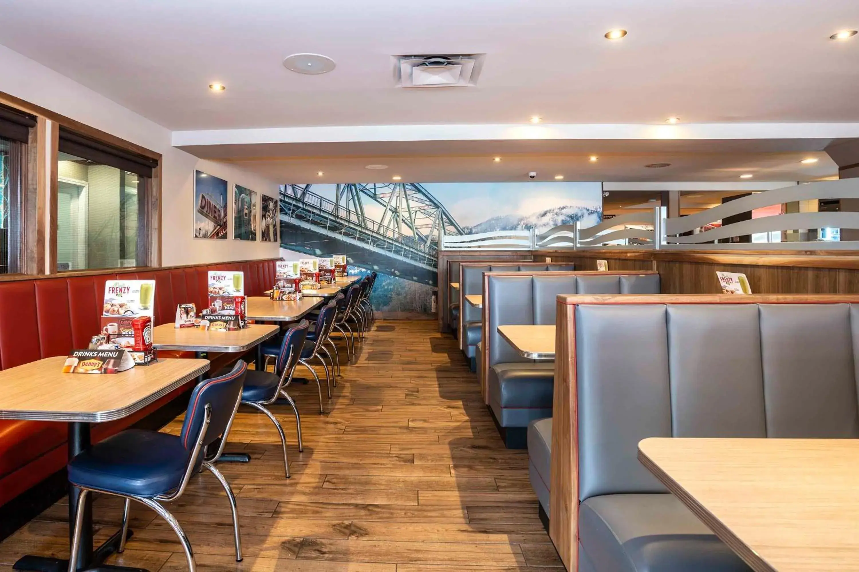 Restaurant/places to eat in Sandman Hotel Terrace Restaurant/places to eat in Sandman Hotel Terrace