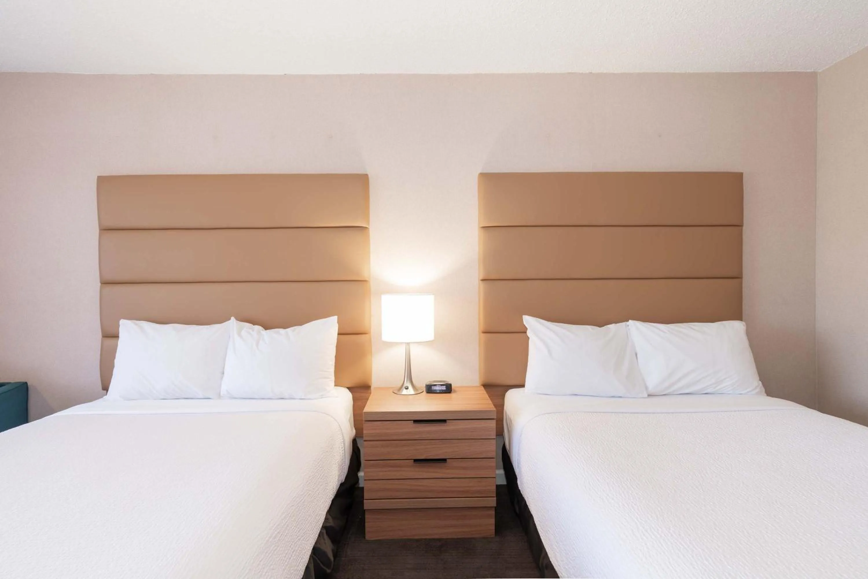 Photo of the whole room, Bed in Sandman Hotel Terrace