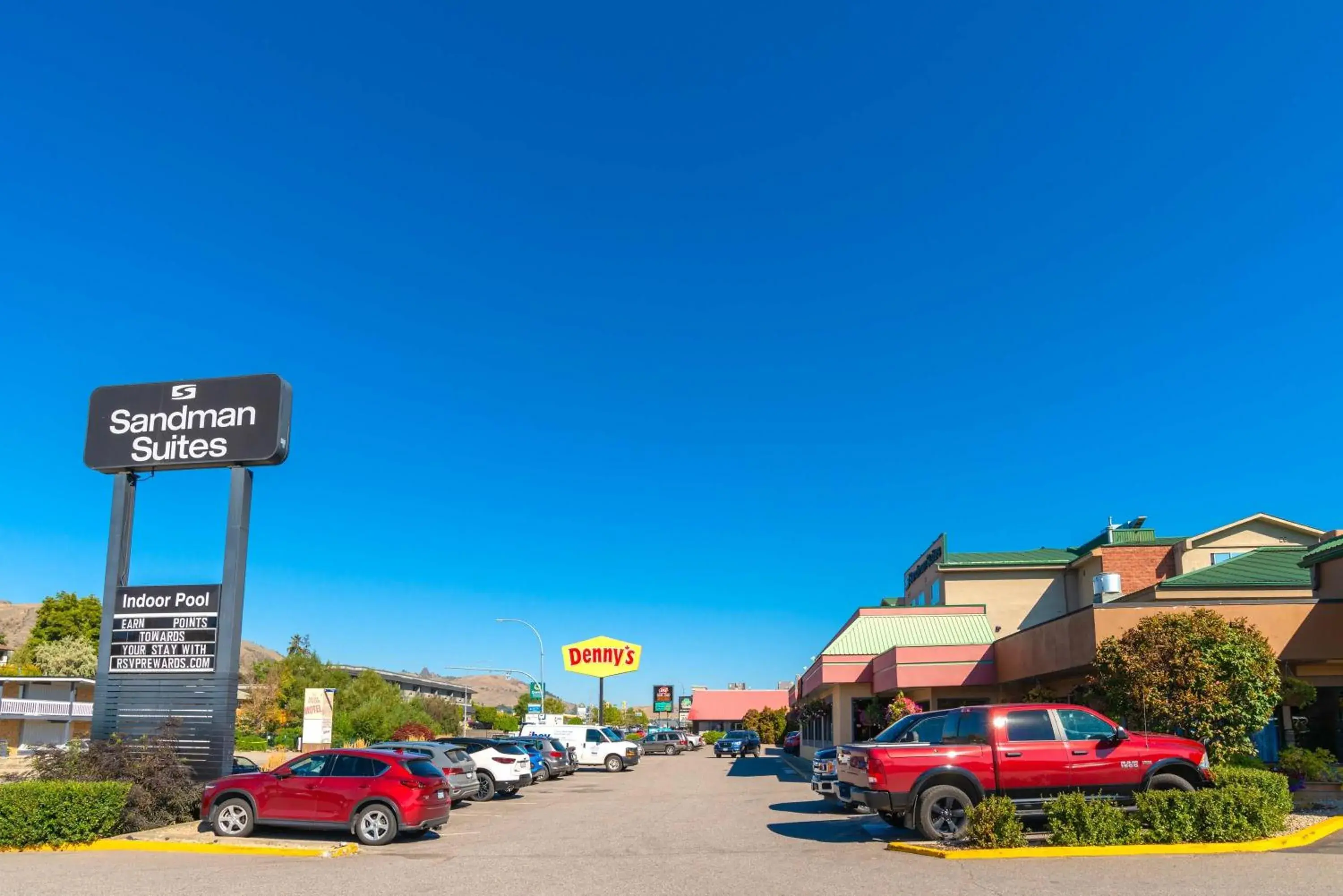 Property building in Sandman Hotel Vernon Property building in Sandman Hotel Vernon