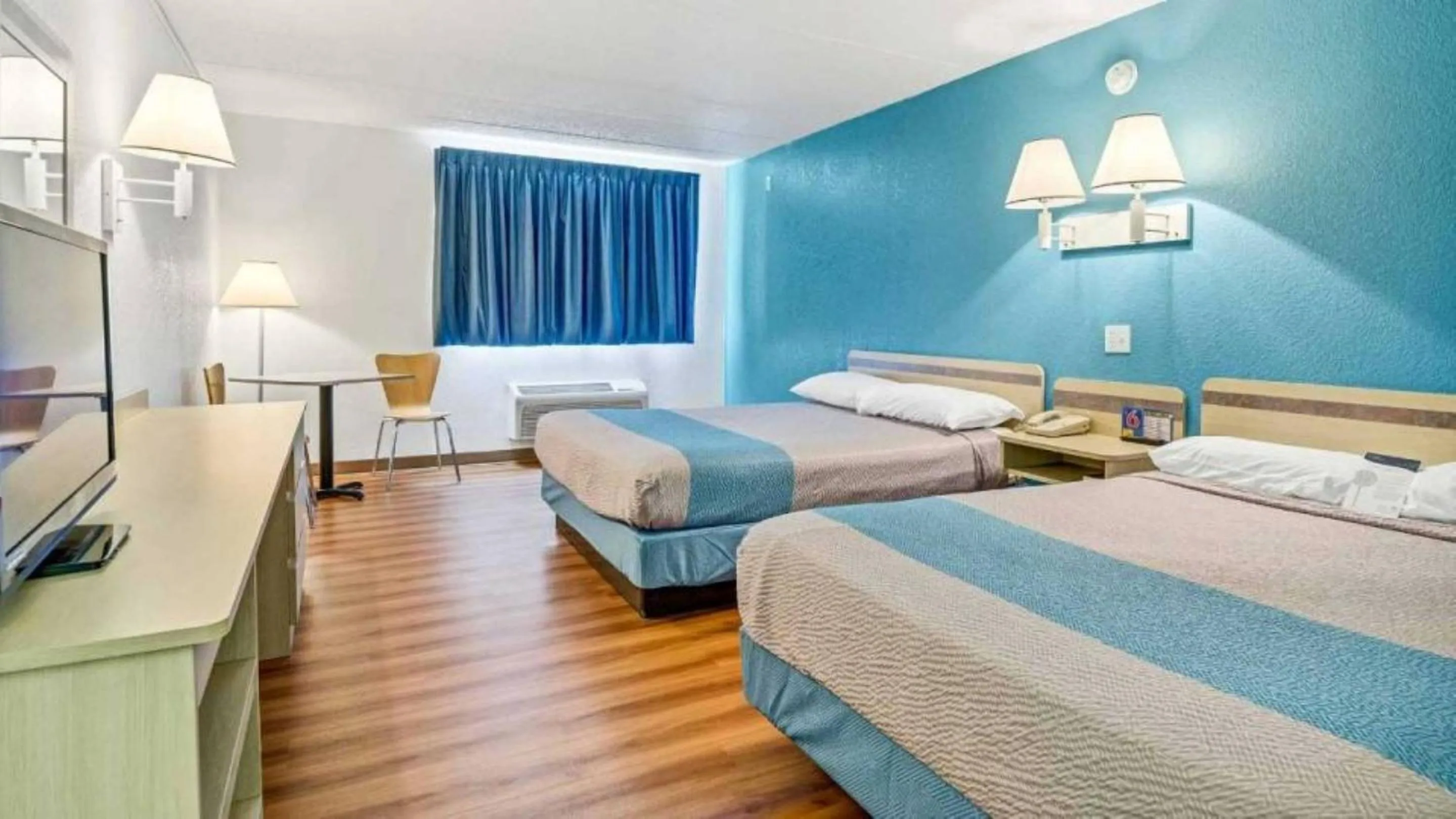 Bedroom, Bed in Motel 6-Big Springs, NE