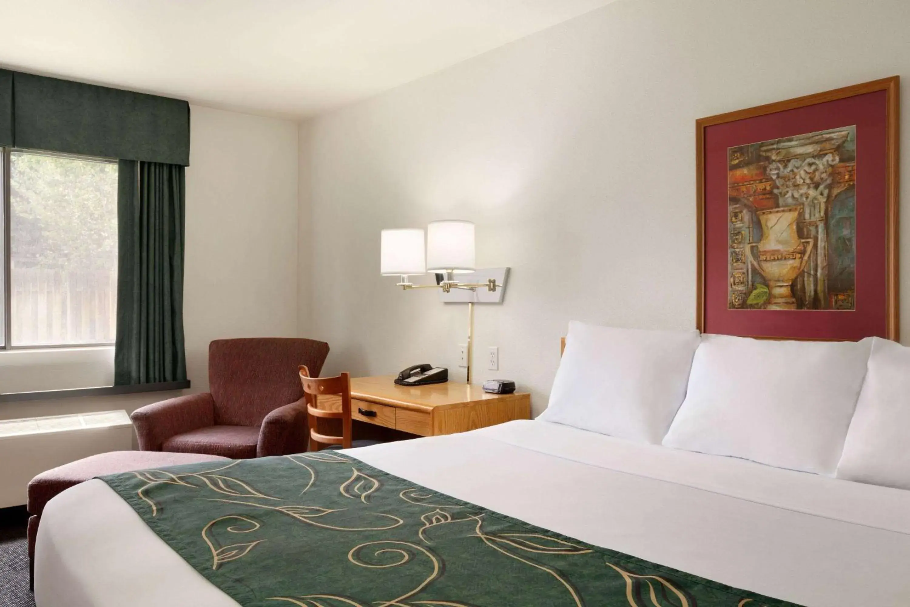 Photo of the whole room, Bed in Travelodge by Wyndham Hermiston Photo of the whole room, Bed in Travelodge by Wyndham Hermiston