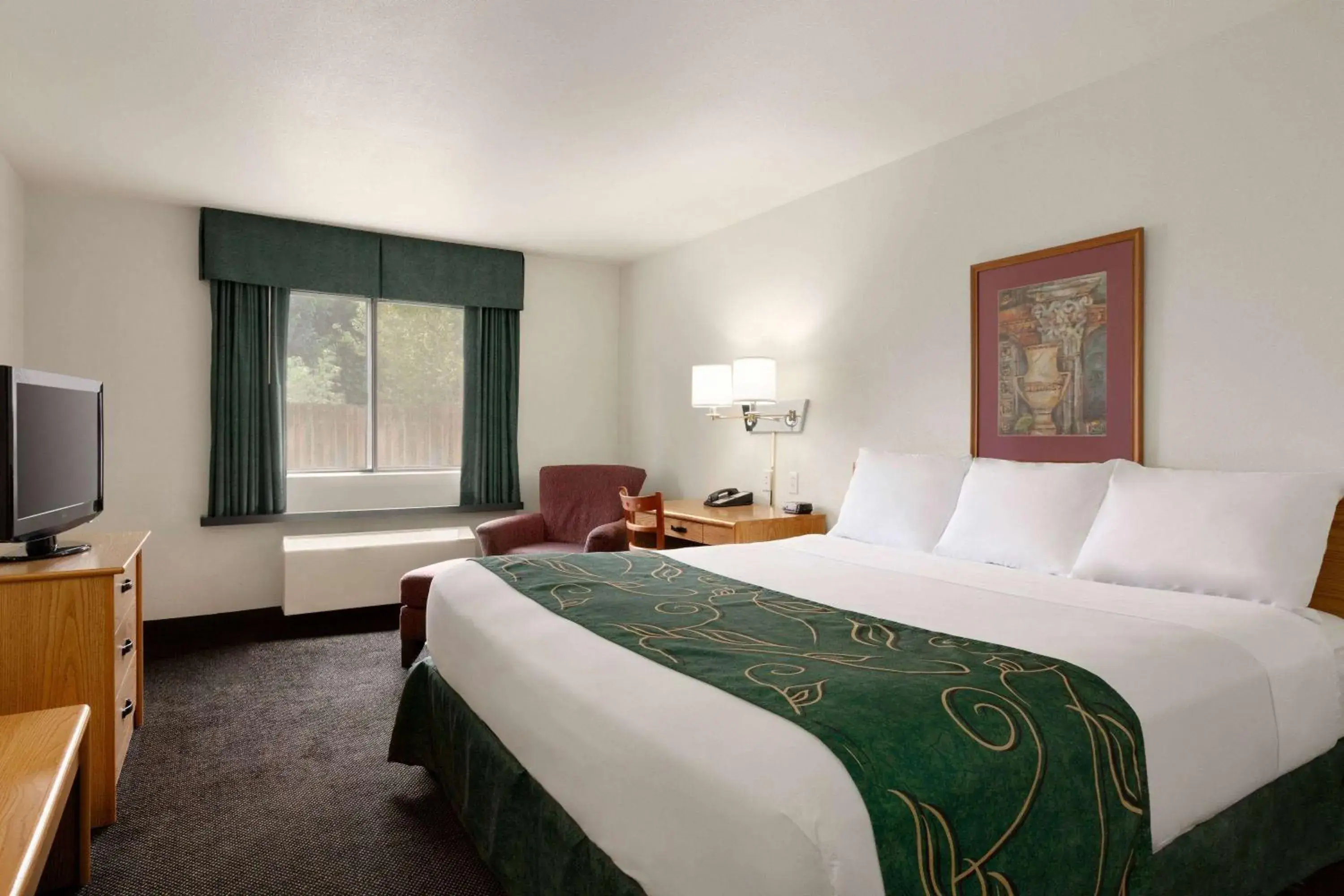 Photo of the whole room, Bed in Travelodge by Wyndham Hermiston Photo of the whole room, Bed in Travelodge by Wyndham Hermiston