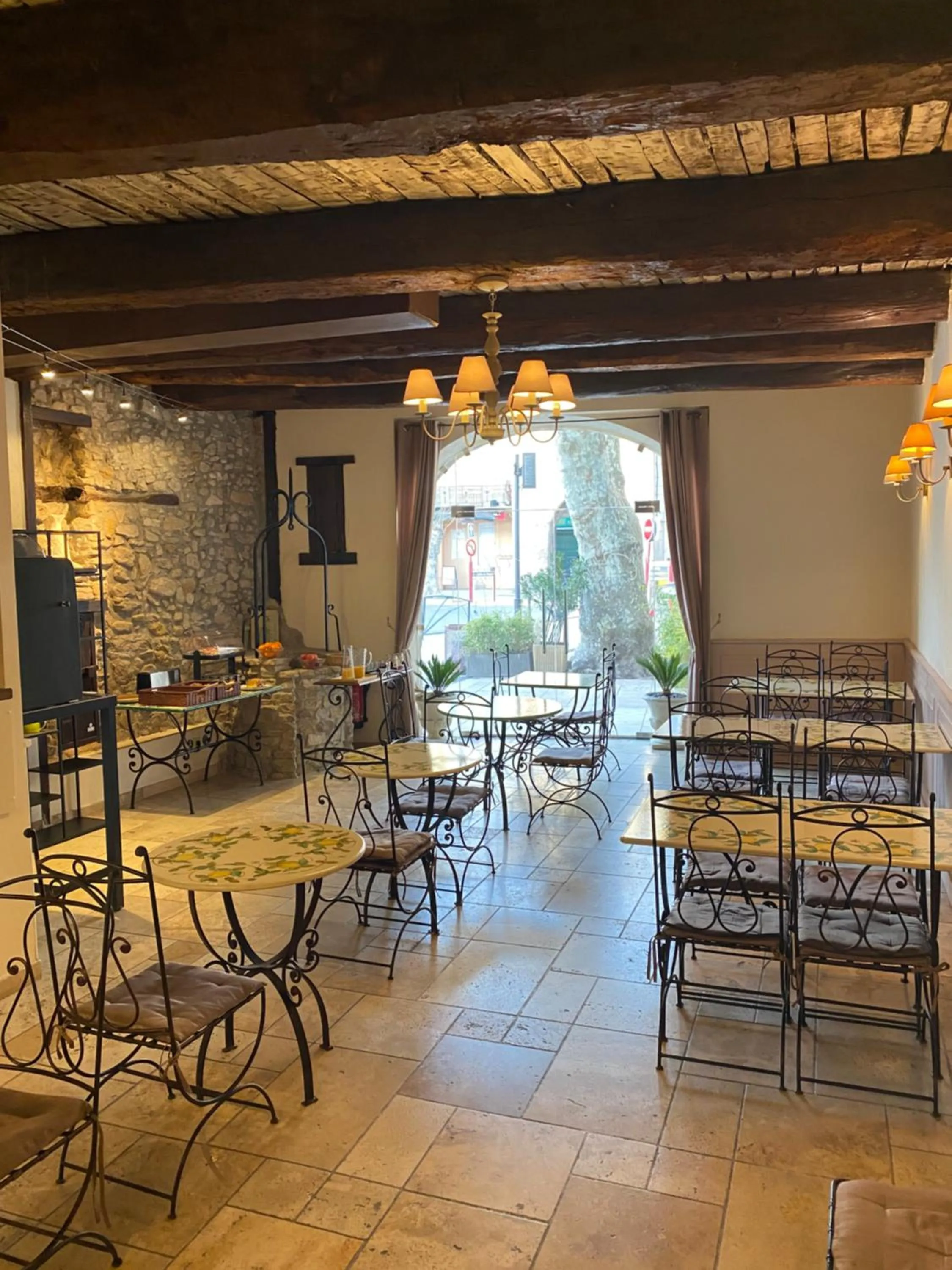 Logis Hôtel la Vallée de l'Arc