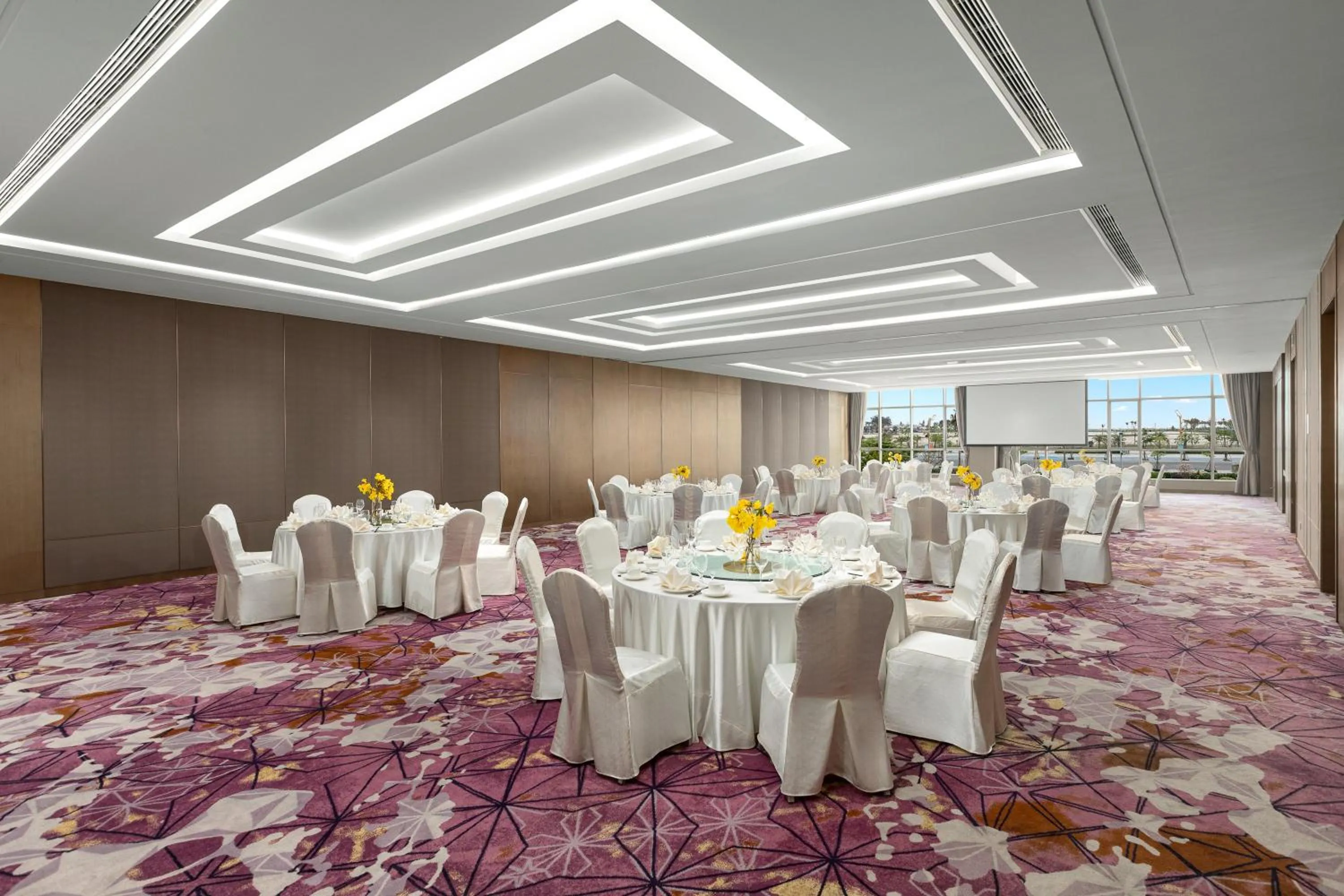 Banquet/Function facilities in Crowne Plaza Beihai Silver Beach by IHG