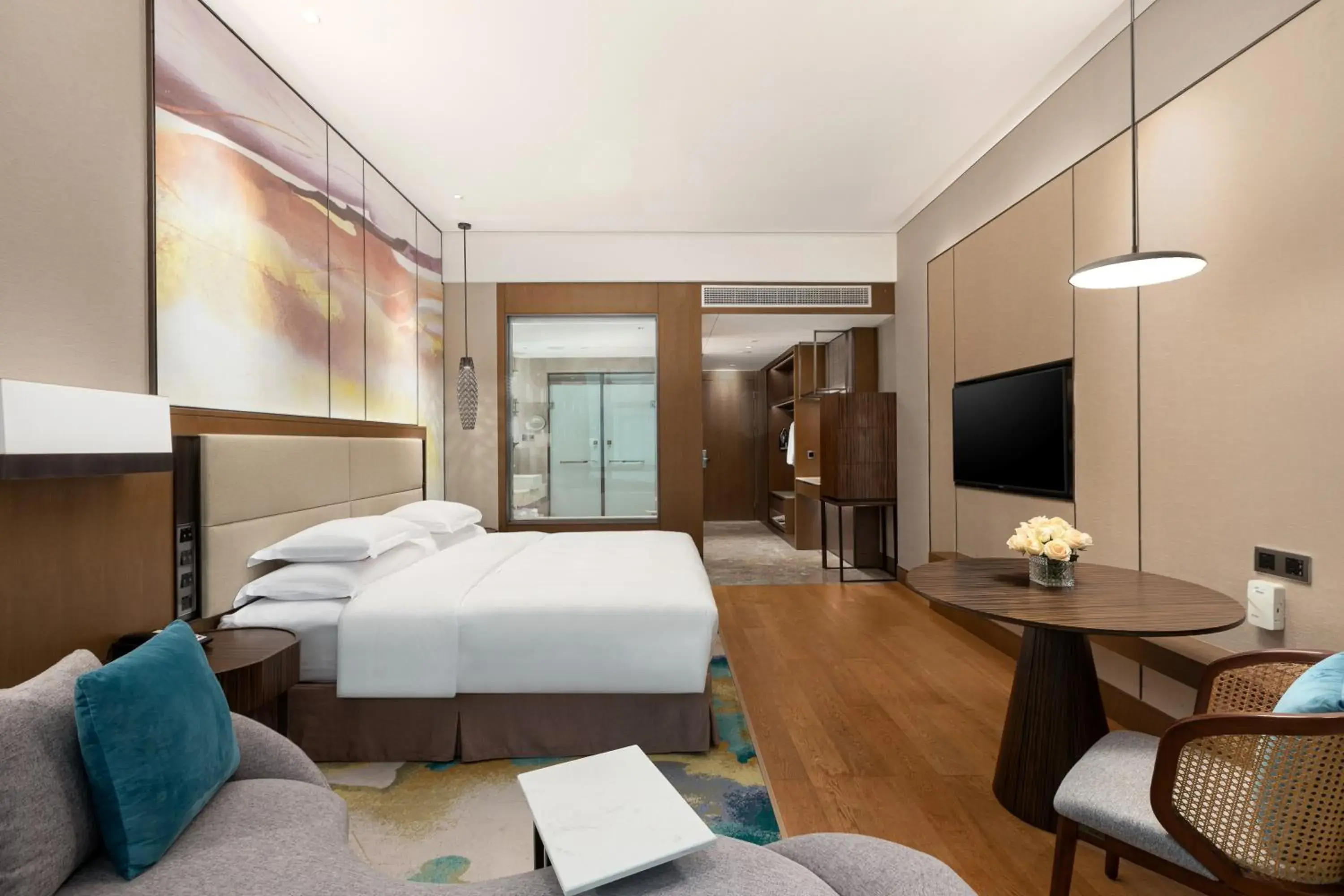 Bed in Crowne Plaza Beihai Silver Beach by IHG Bed in Crowne Plaza Beihai Silver Beach by IHG