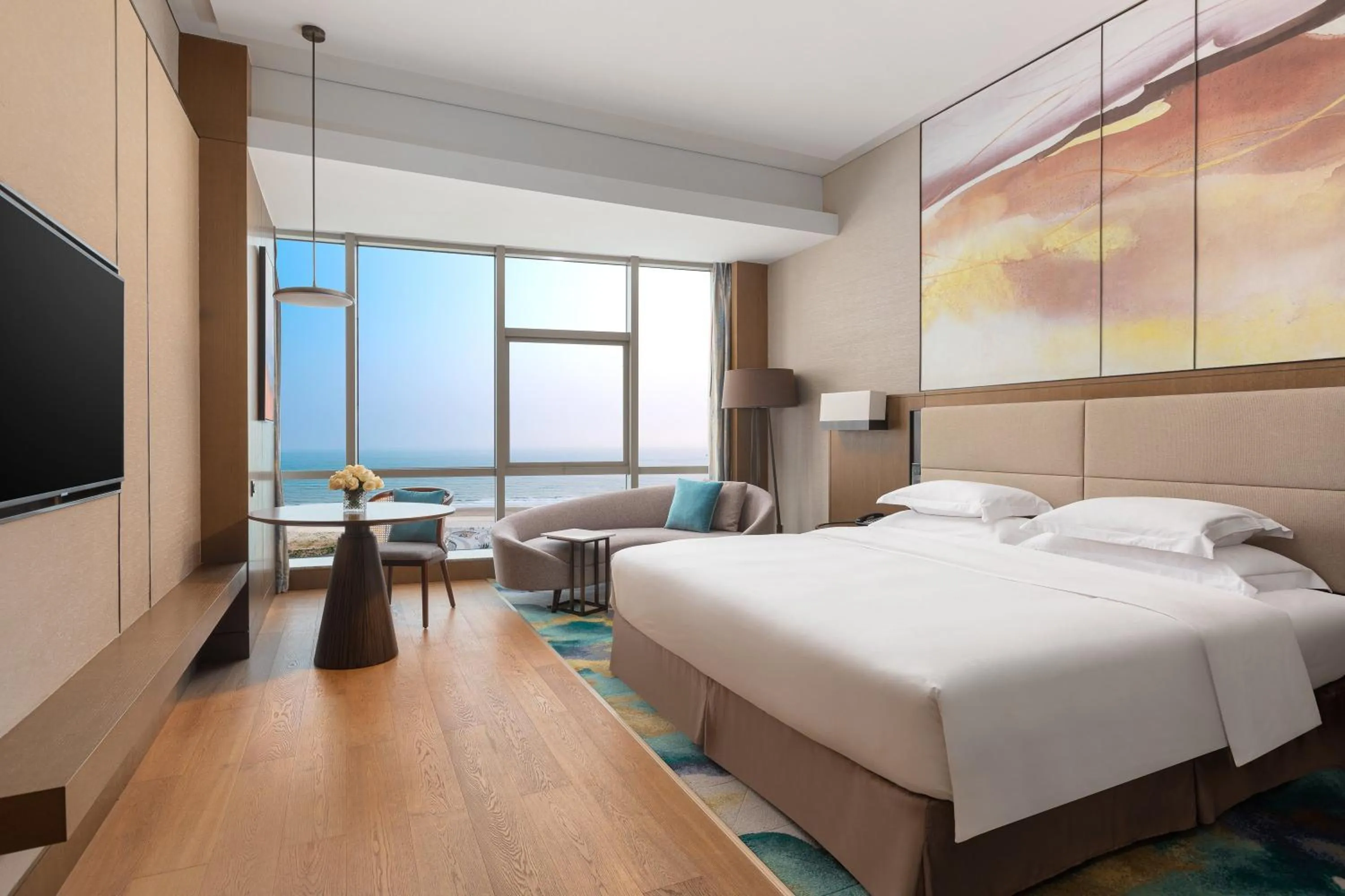 Photo of the whole room, Bed in Crowne Plaza Beihai Silver Beach by IHG